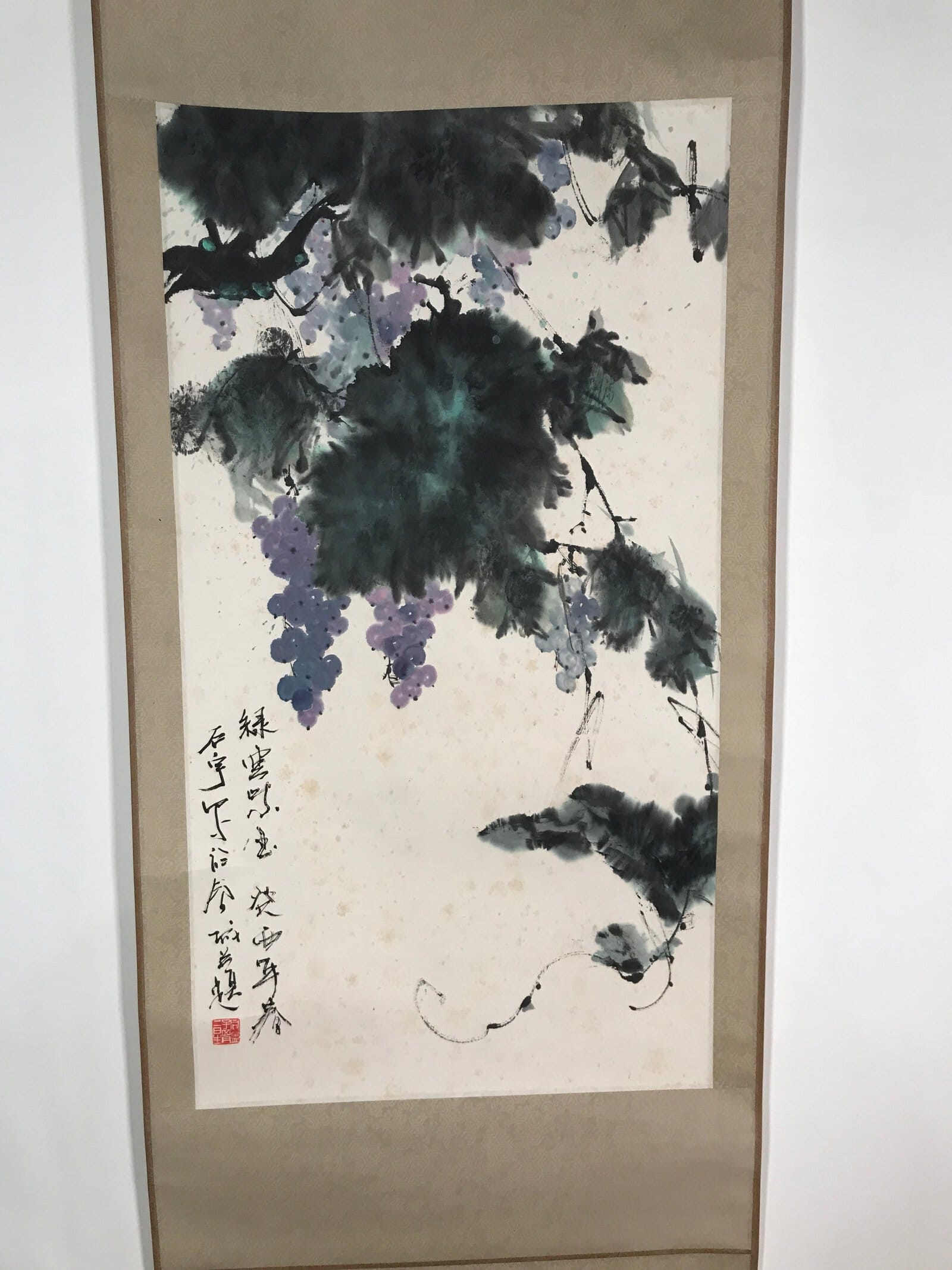 Japanese Hanging Scroll Vtg Kakejiku Vine Grapes Budo Plants Green Purple KJ41