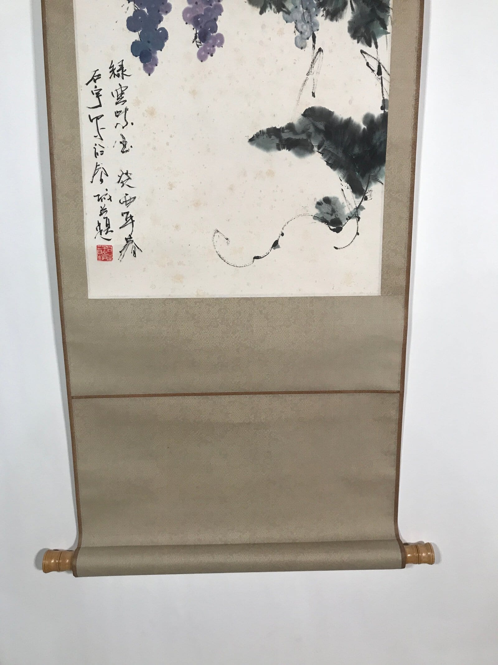 Japanese Hanging Scroll Vtg Kakejiku Vine Grapes Budo Plants Green Purple KJ41