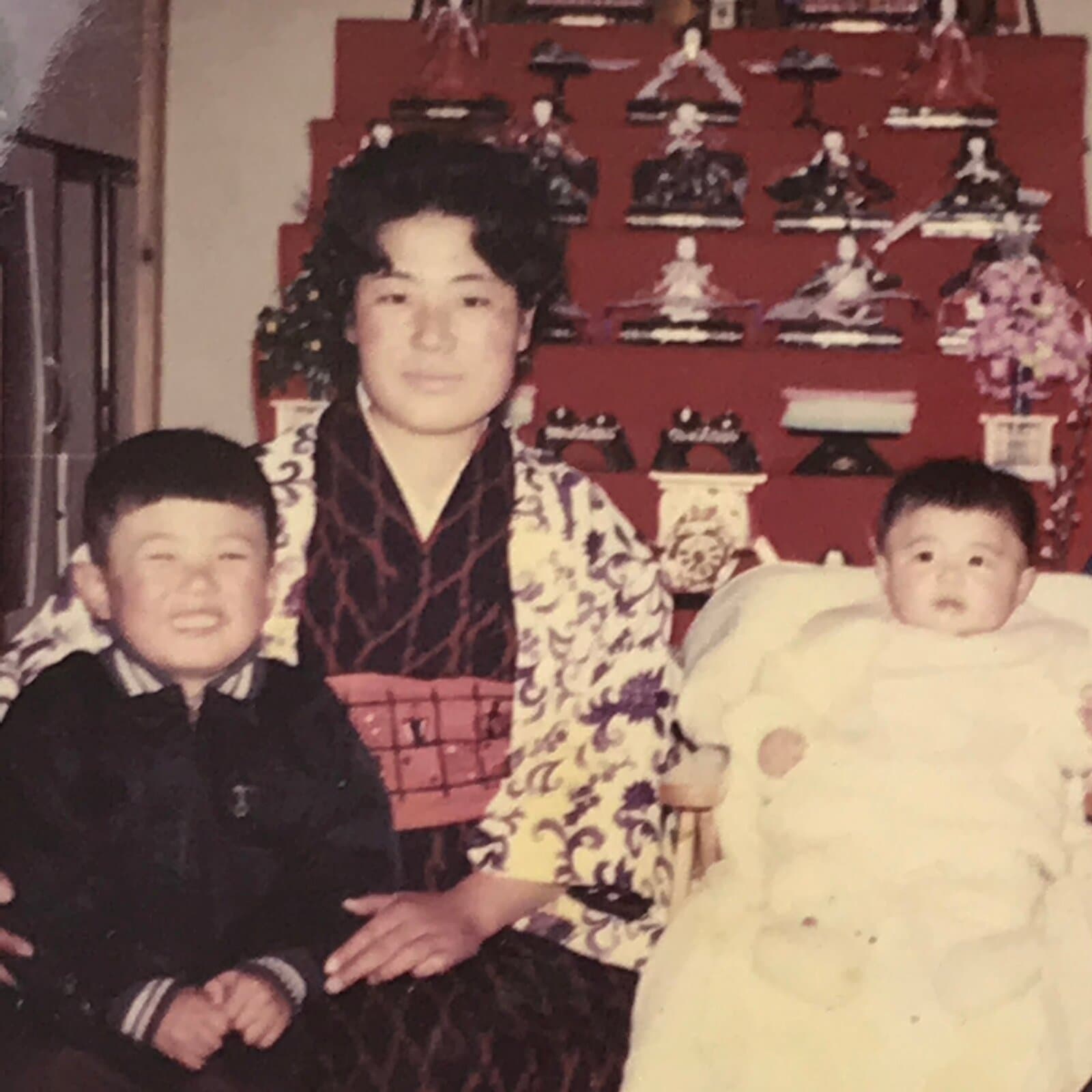 Japanese Hina Matsuri Girl Day Family Photograph Vtg Doll Festival Color PH253