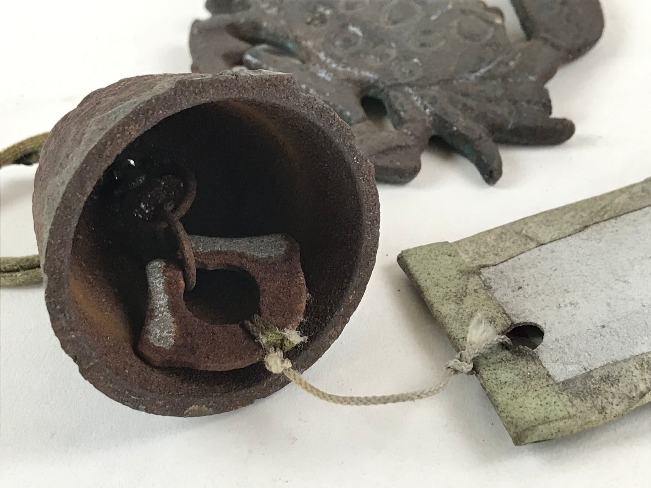 Japanese Iron Furin Wind Chime Tetsurin Vtg Crab Brown String Paper DR489