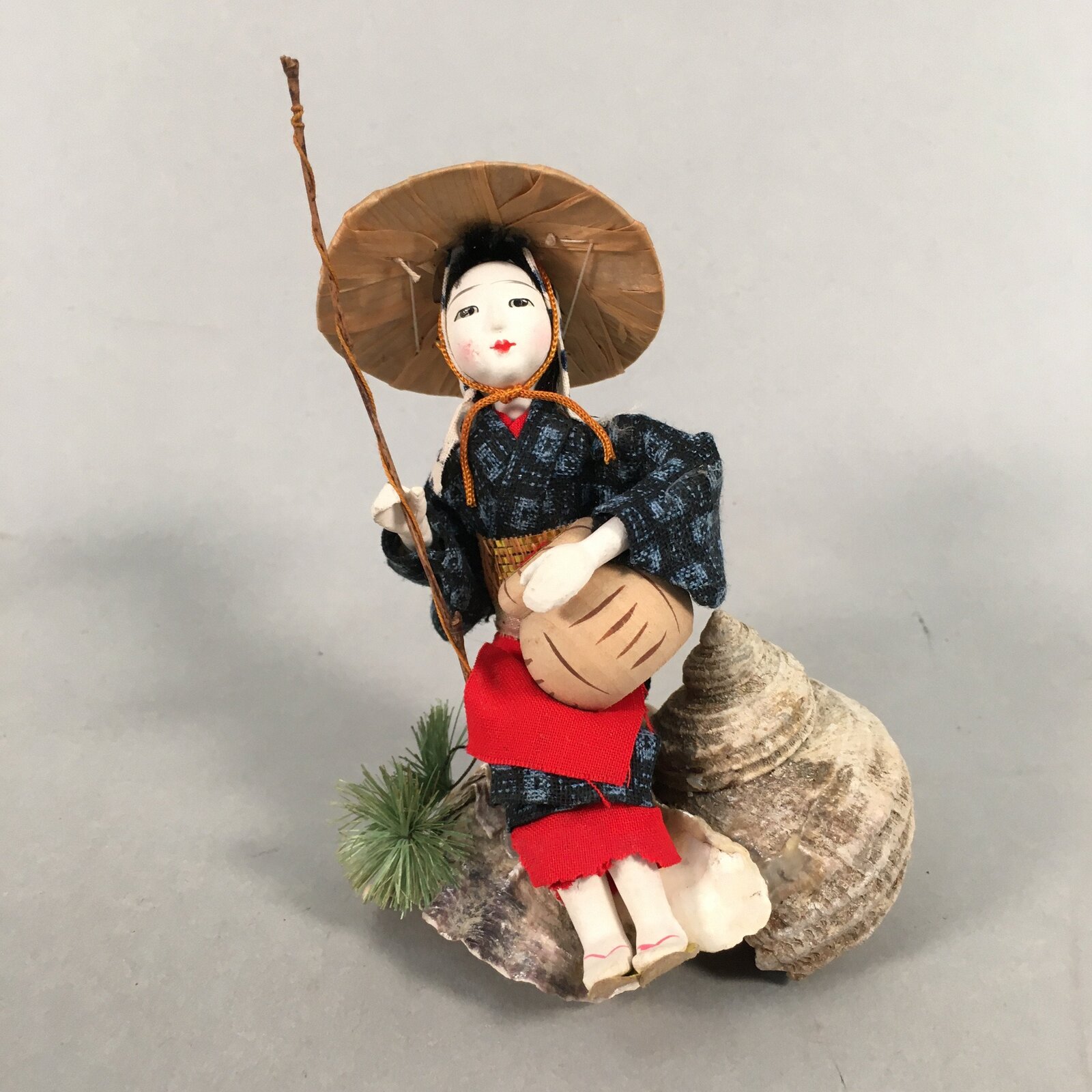 Japanese Kokeshi Doll Vtg Shell Craft Ama Woman shell diver Figurine KF543