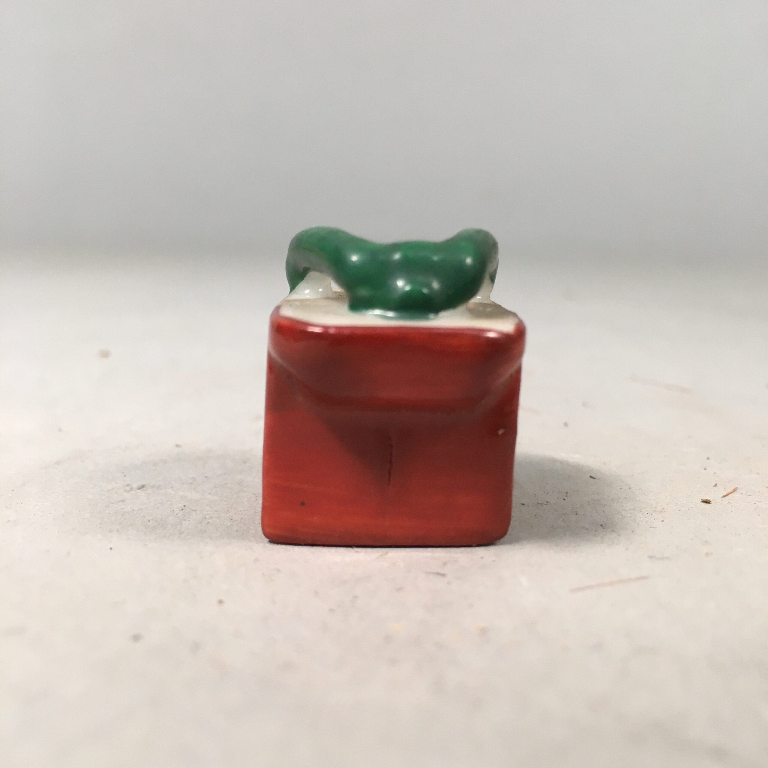 Japanese Kokeshi Doll Vtg Stone Figurine Clog Geta Red Green White KF430