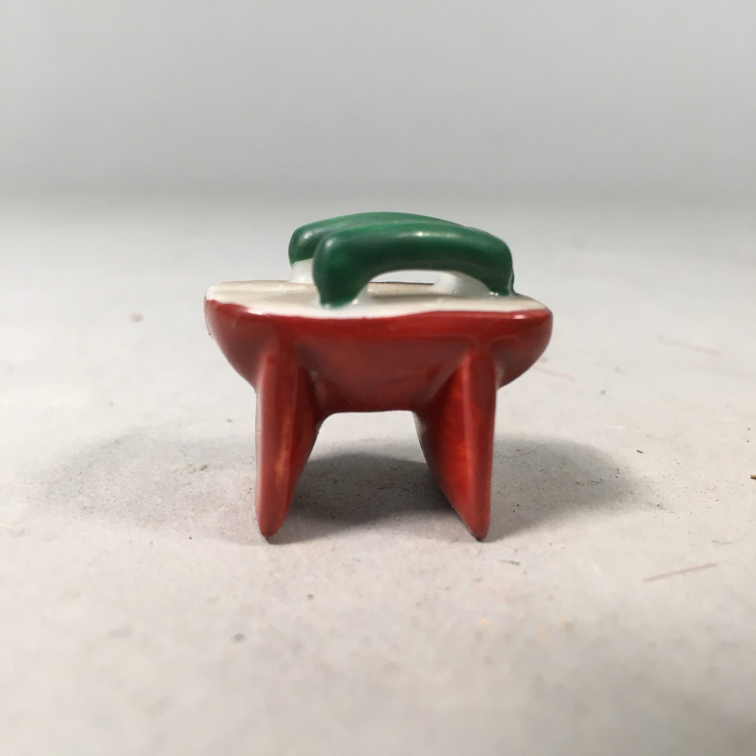 Japanese Kokeshi Doll Vtg Stone Figurine Clog Geta Red Green White KF430