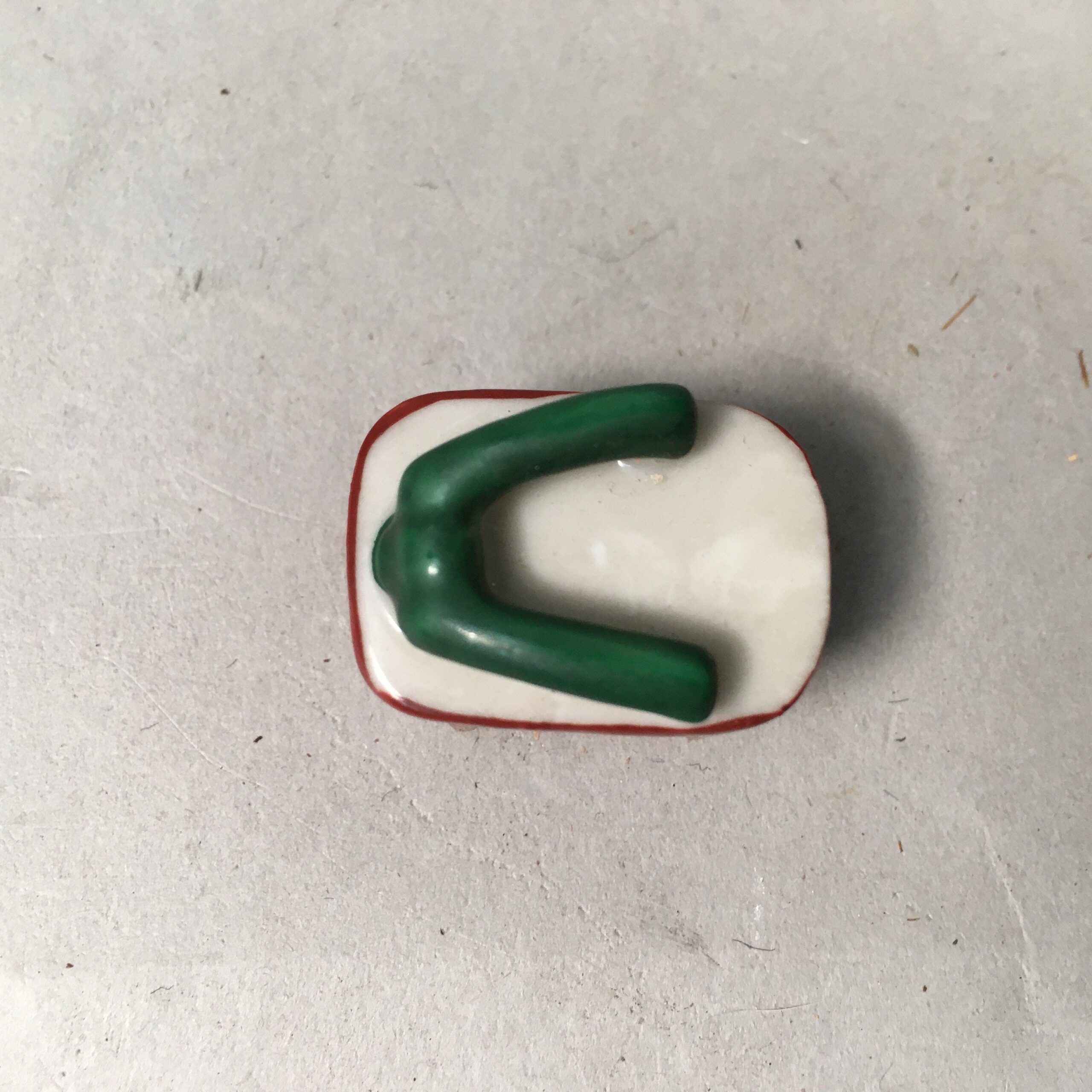 Japanese Kokeshi Doll Vtg Stone Figurine Clog Geta Red Green White KF430