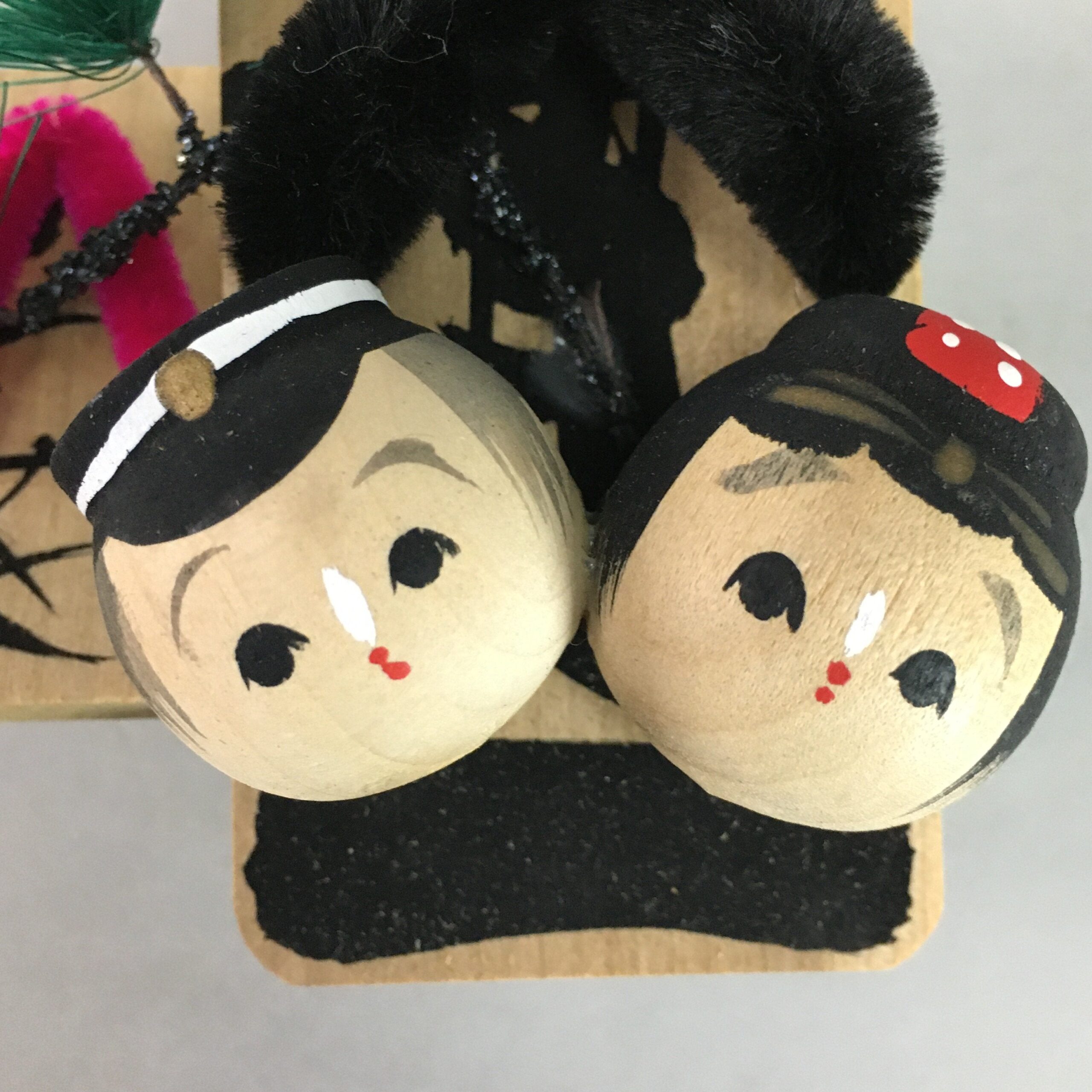 Japanese Kokeshi Doll Vtg Wooden Figurine Geta Clog Boy Girl Hot Spring KF275