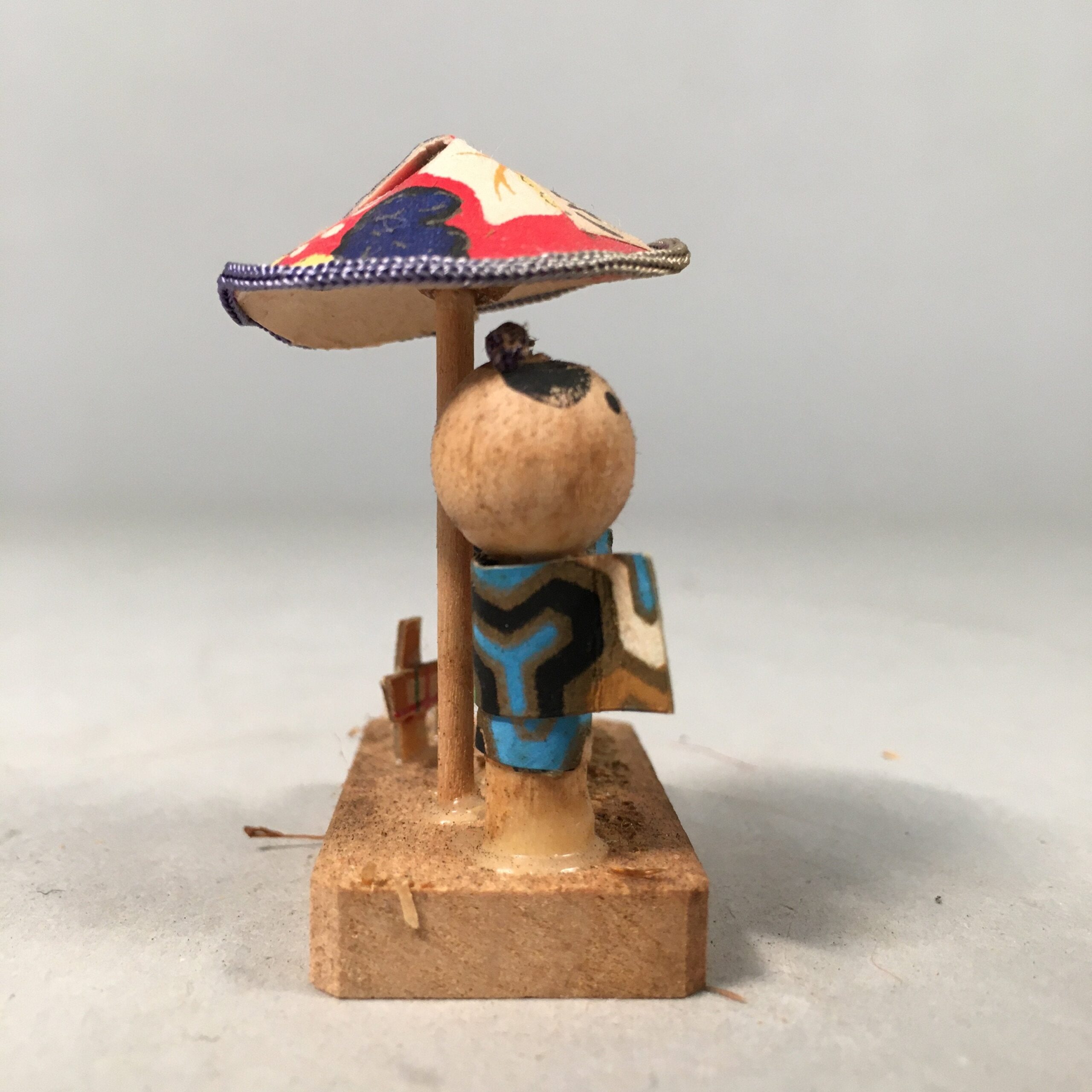 Japanese Kokeshi Doll Vtg Wooden Figurine Kimono Couple Umbrella Mt.Fuji KF428