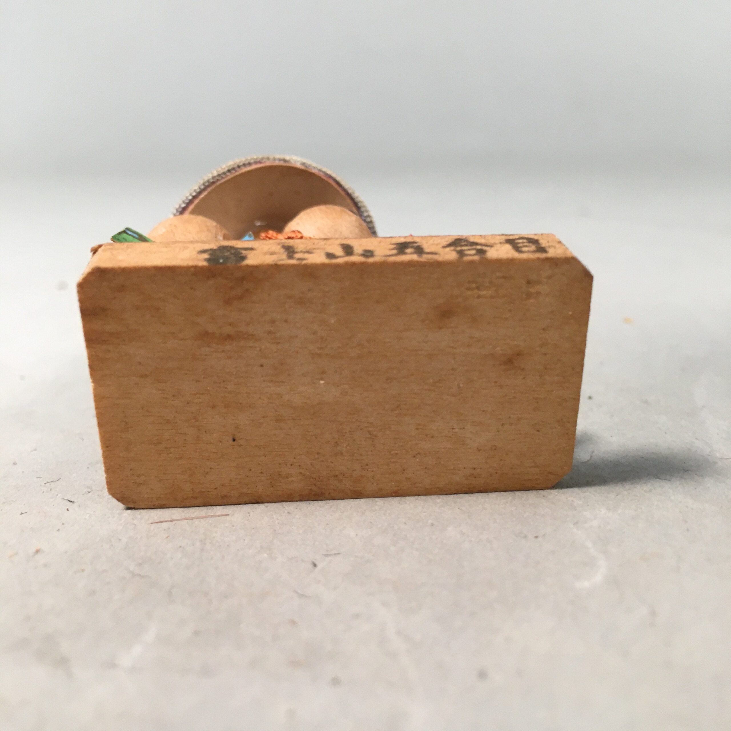 Japanese Kokeshi Doll Vtg Wooden Figurine Kimono Couple Umbrella Mt.Fuji KF428