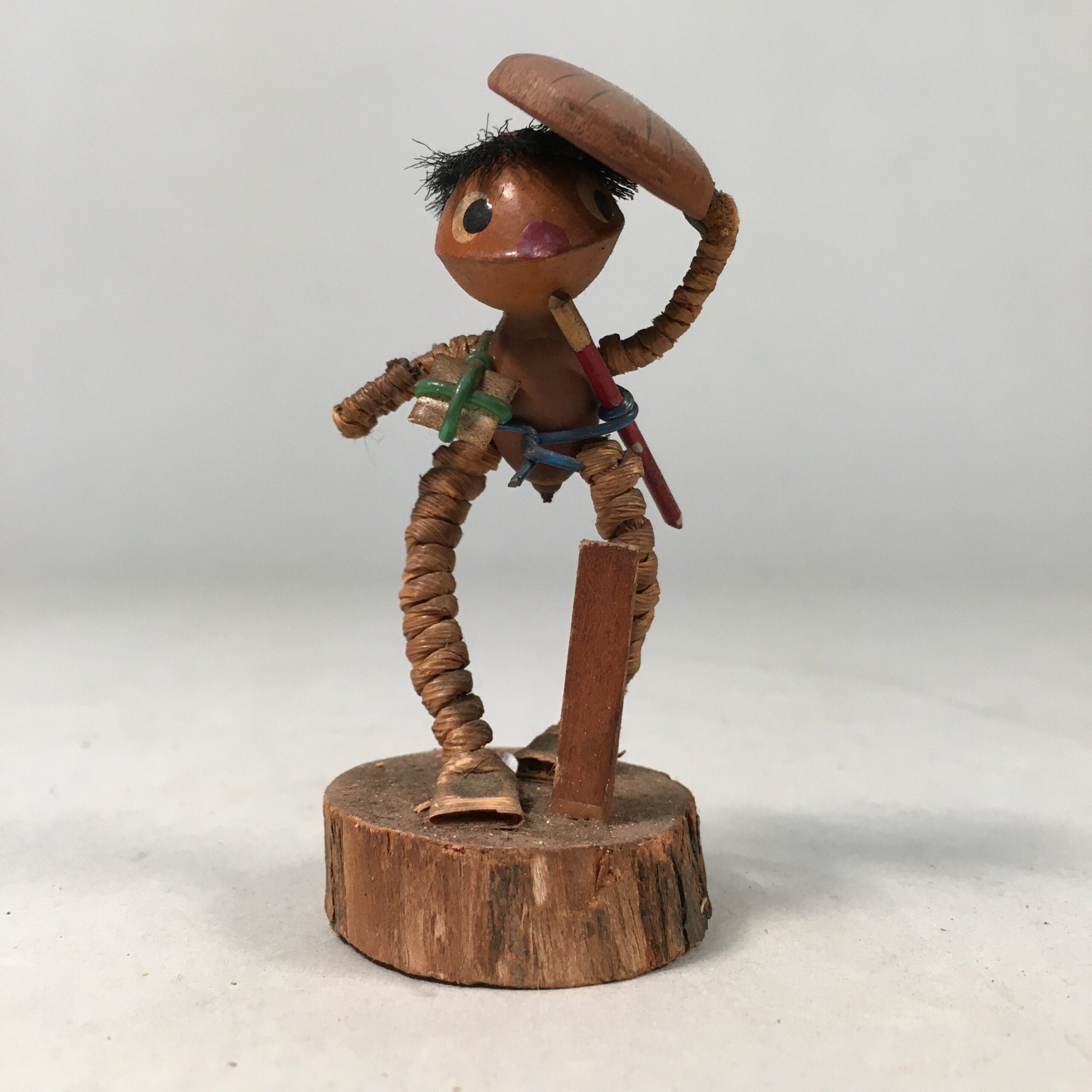 Japanese Kokeshi Doll Vtg Wooden Figurine Shade Traveller Ginkgo Nut Acorn KF391