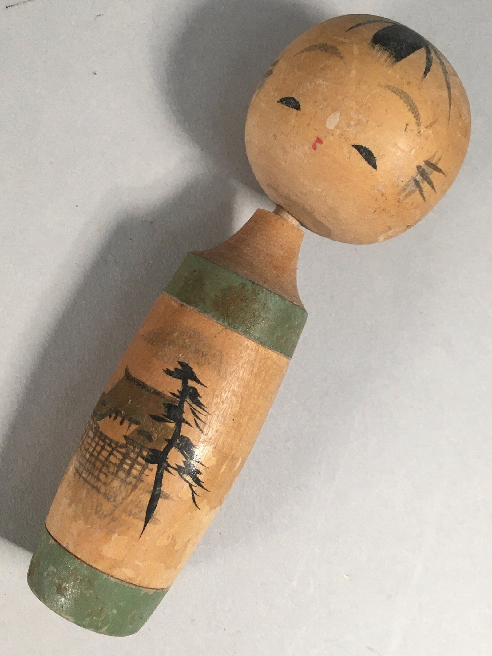 Japanese Kokeshi Doll Vtg Wooden Figurine Wobbly Head Smile Pagoda KF462