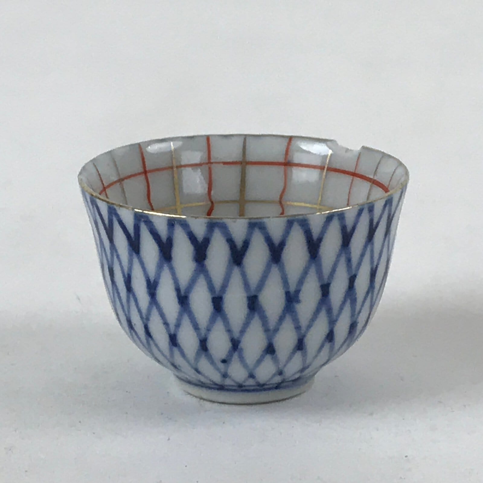 Japanese Kutani Ware Porcelain Sake Cup Vtg Tsubomi Ochoko Blue Grid Red G106