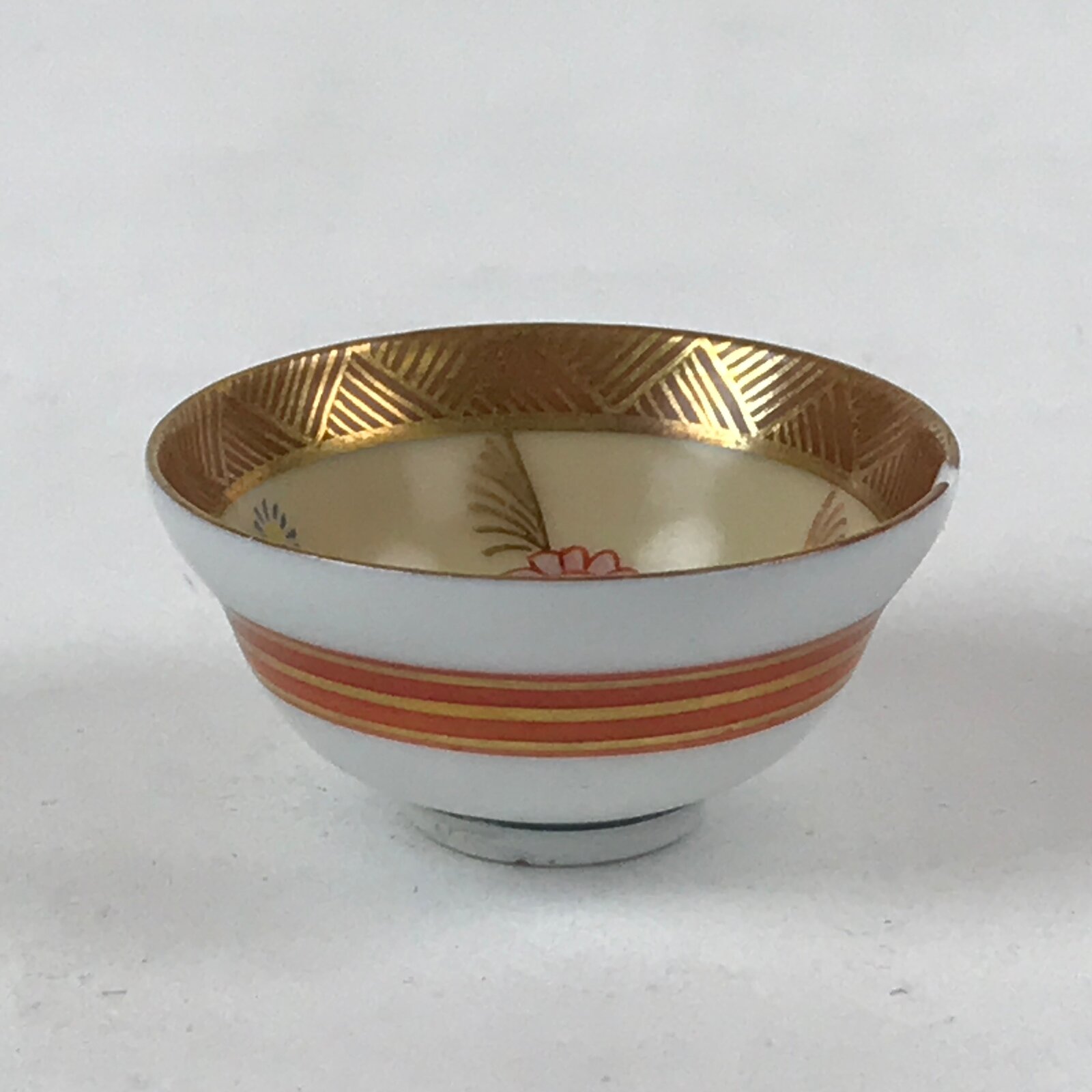 Japanese Kutani Ware Porcelain Sake Cup Vtg Tsubomi Ochoko Gold Flowers G111