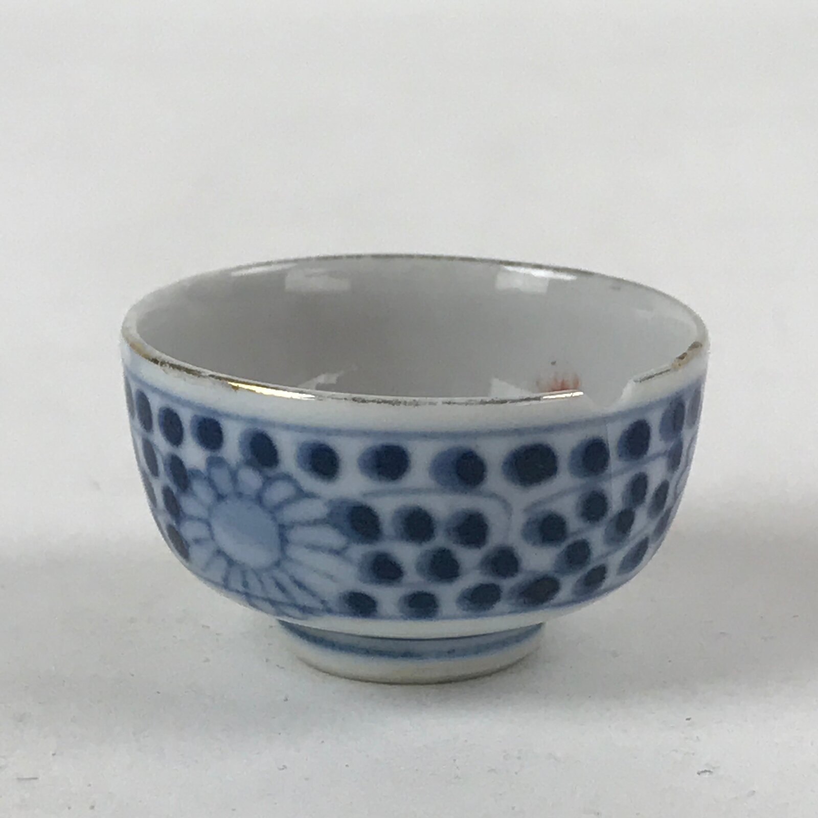 Japanese Kutani Ware Porcelain Sake Cup Vtg Tsubomi Ochoko Red Temple Blue G107