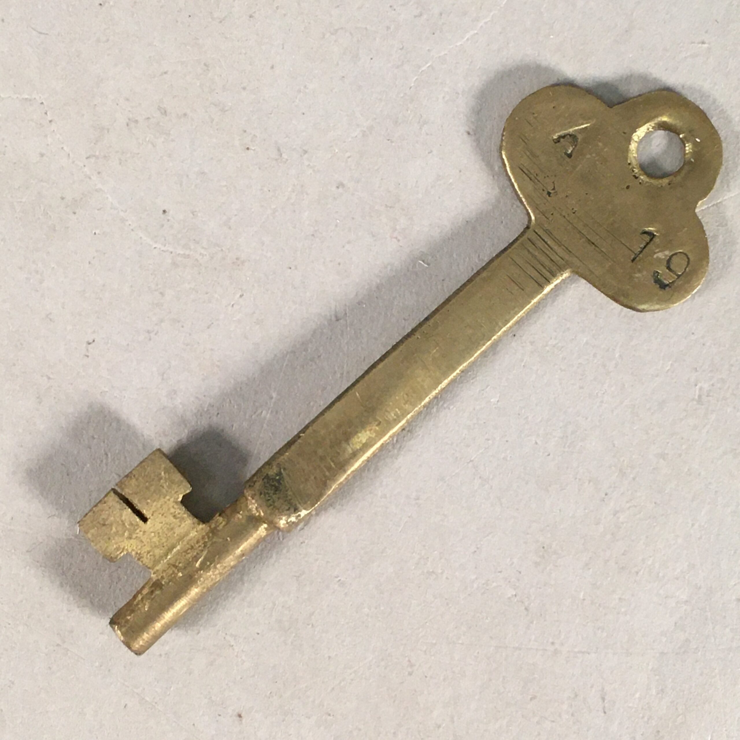 Japanese Metal Key Vtg C1930 Brass Gold 3 leaves JK23