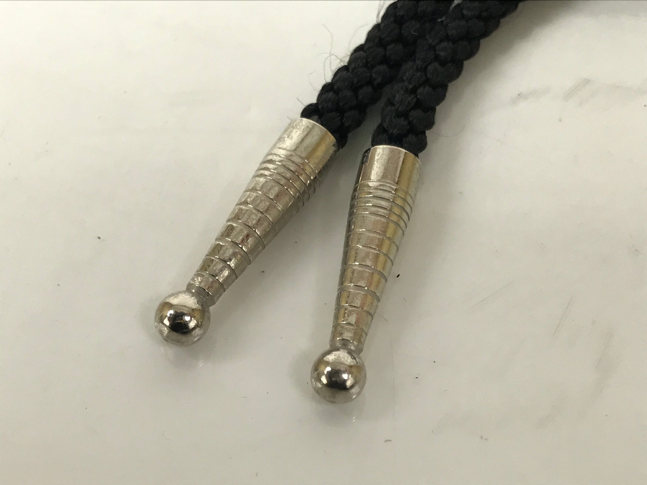 Japanese Noh Mask Western Bolo Tie Vtg Netsuke Slide Metal Tips Red Black JK886