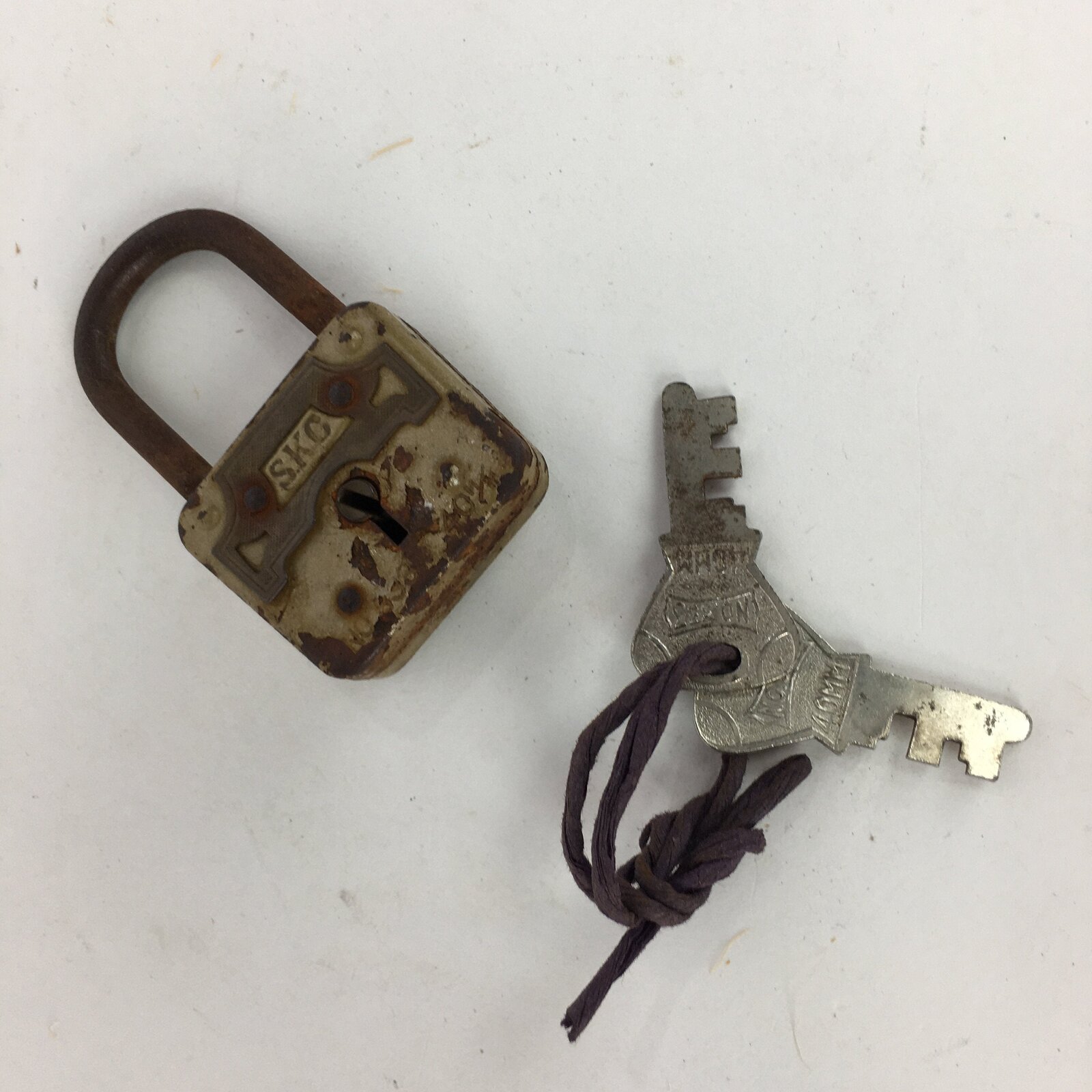 Japanese Padlock SKC Osaka Vtg Lock and 2 Keys Nankinjyo Iron Brown JK222