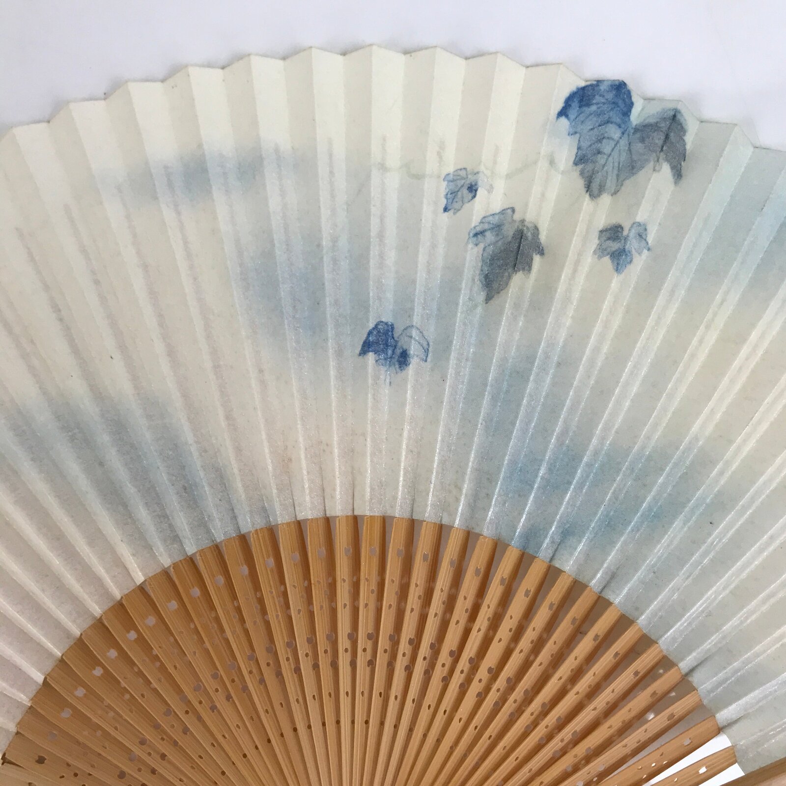 Japanese Paper Folding Fan Sensu Vtg Bamboo Frame Blue White Leaves 4D857