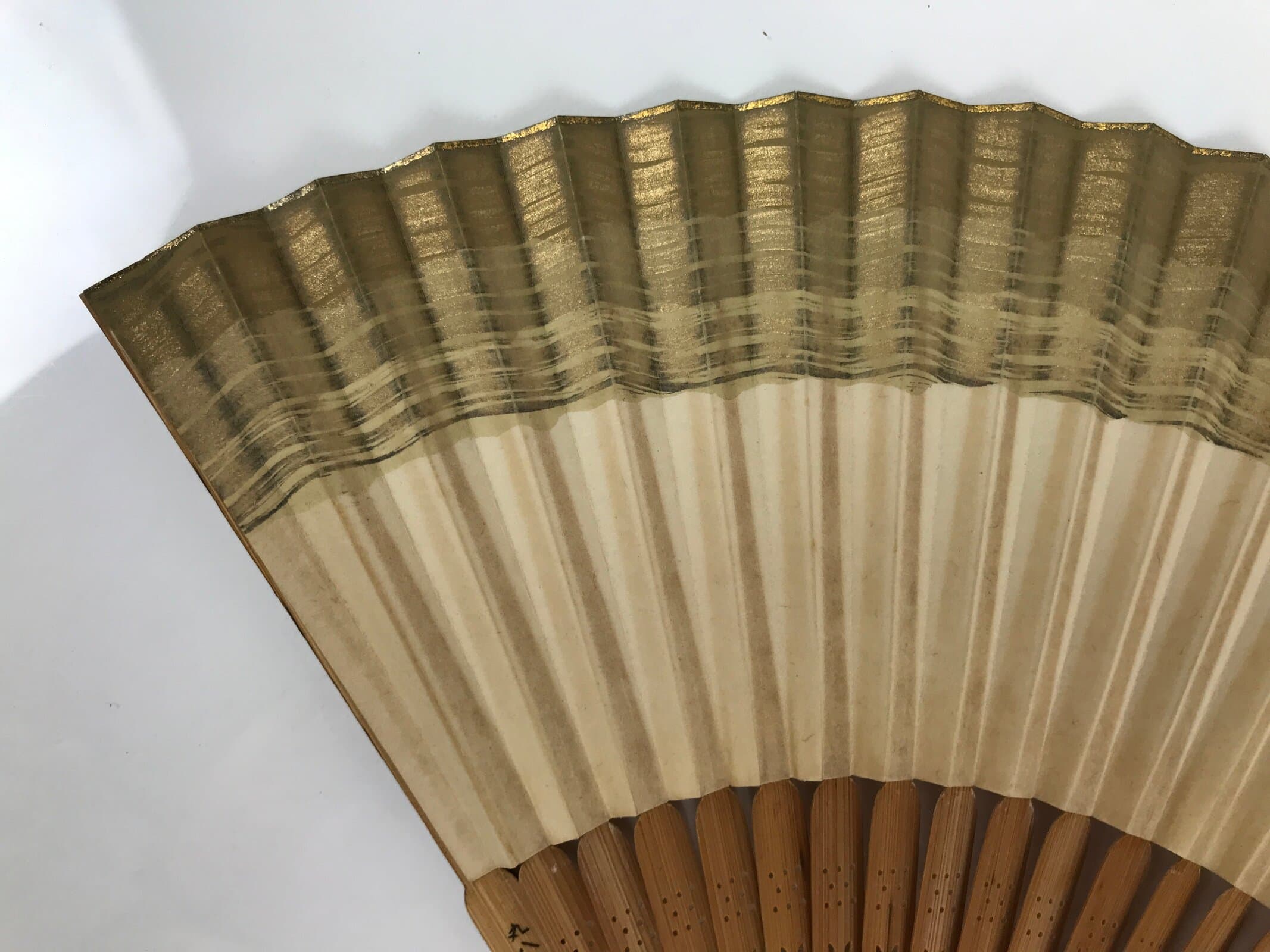 Japanese Paper Folding Fan Sensu Vtg Bamboo Frame Brown Gradient Gold Edge 4D976