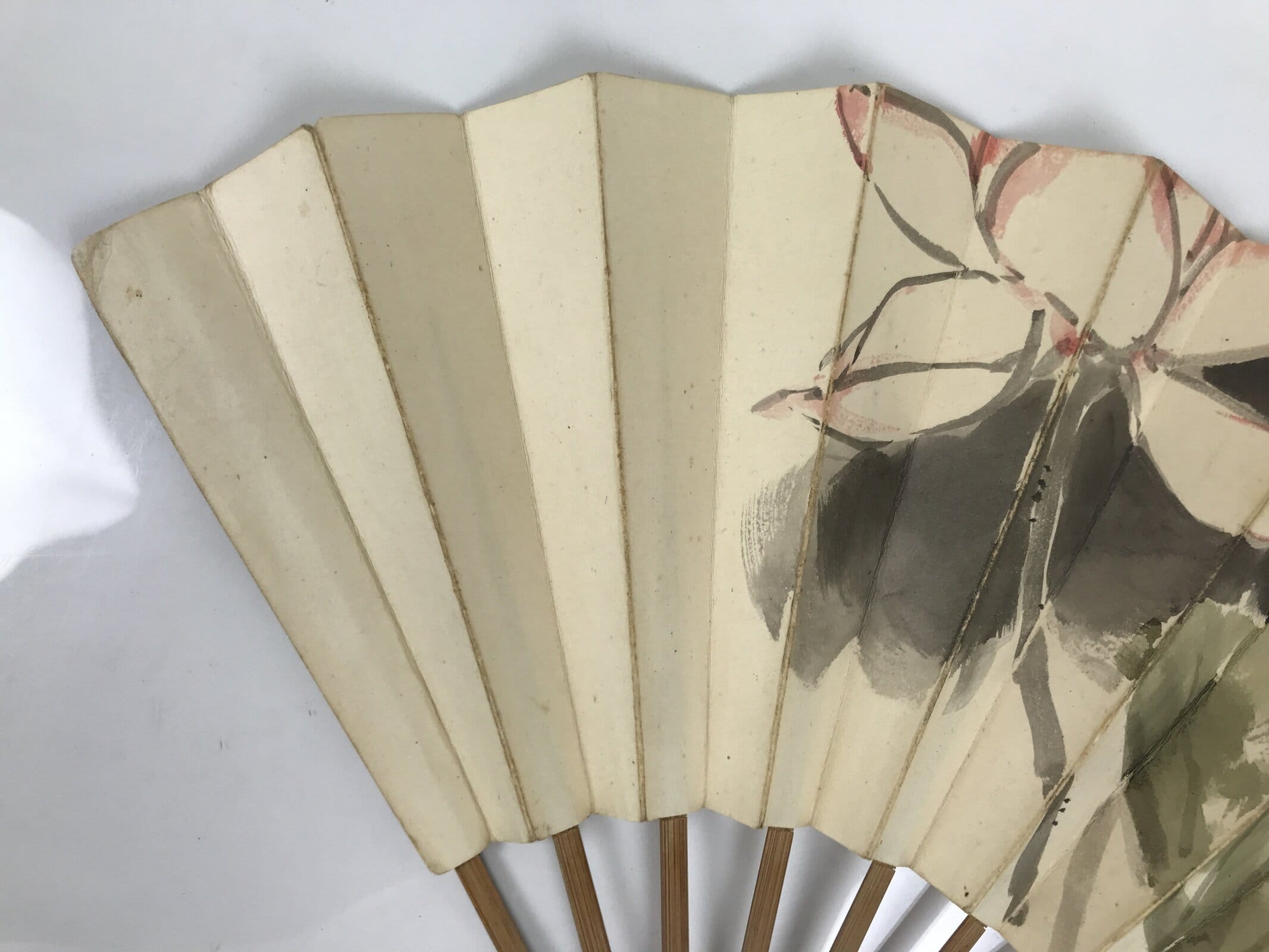 Japanese Paper Folding Fan Sensu Vtg Bamboo Frame White Flower Mountain 5D30