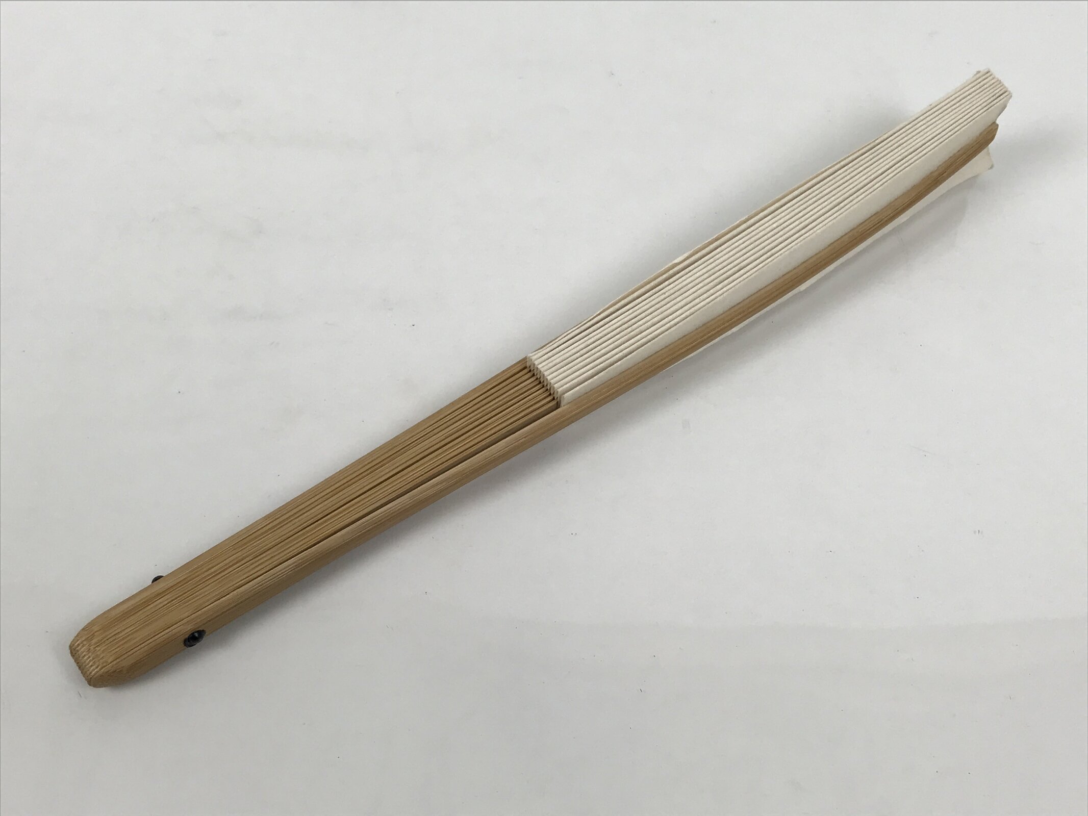 Japanese Paper Folding Fan Sensu Vtg Bamboo Frame White Gold Kamon Crest 5D18