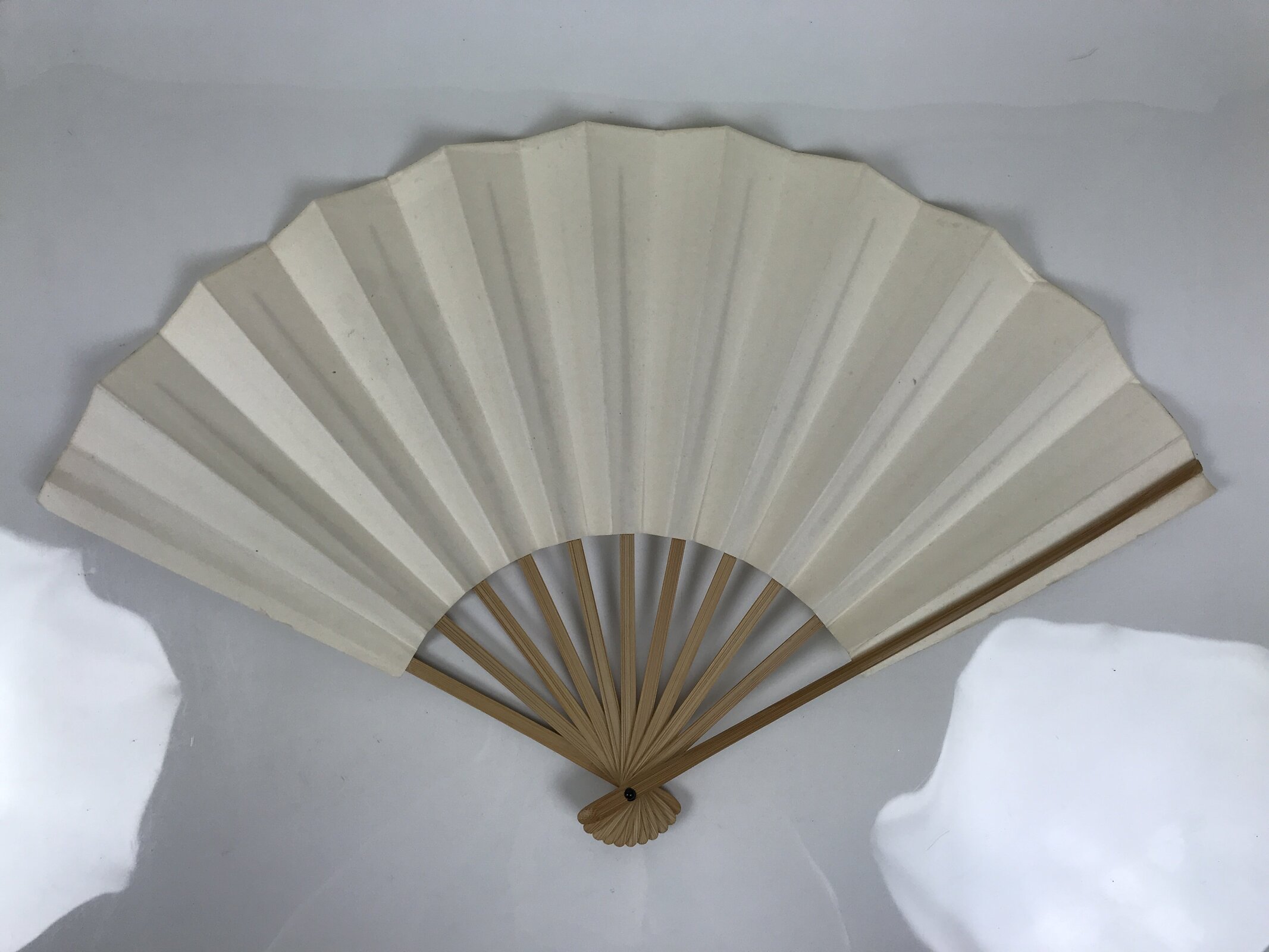 Japanese Paper Folding Fan Sensu Vtg Bamboo Frame White Gold Kamon Crest 5D18