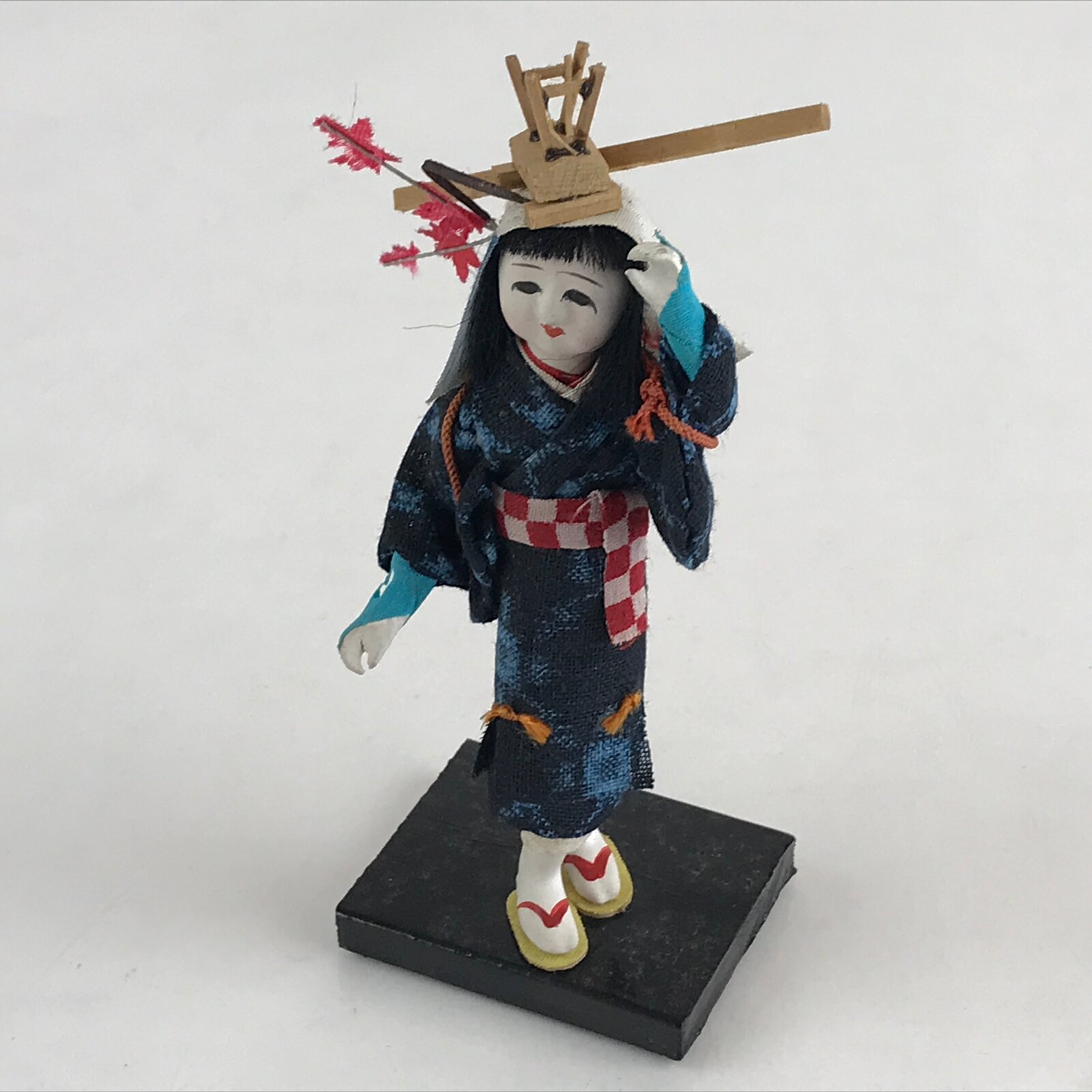 Japanese Plaster Kimono Lady Doll Kyo Ningyo Flower Dance Praying Rain BD887
