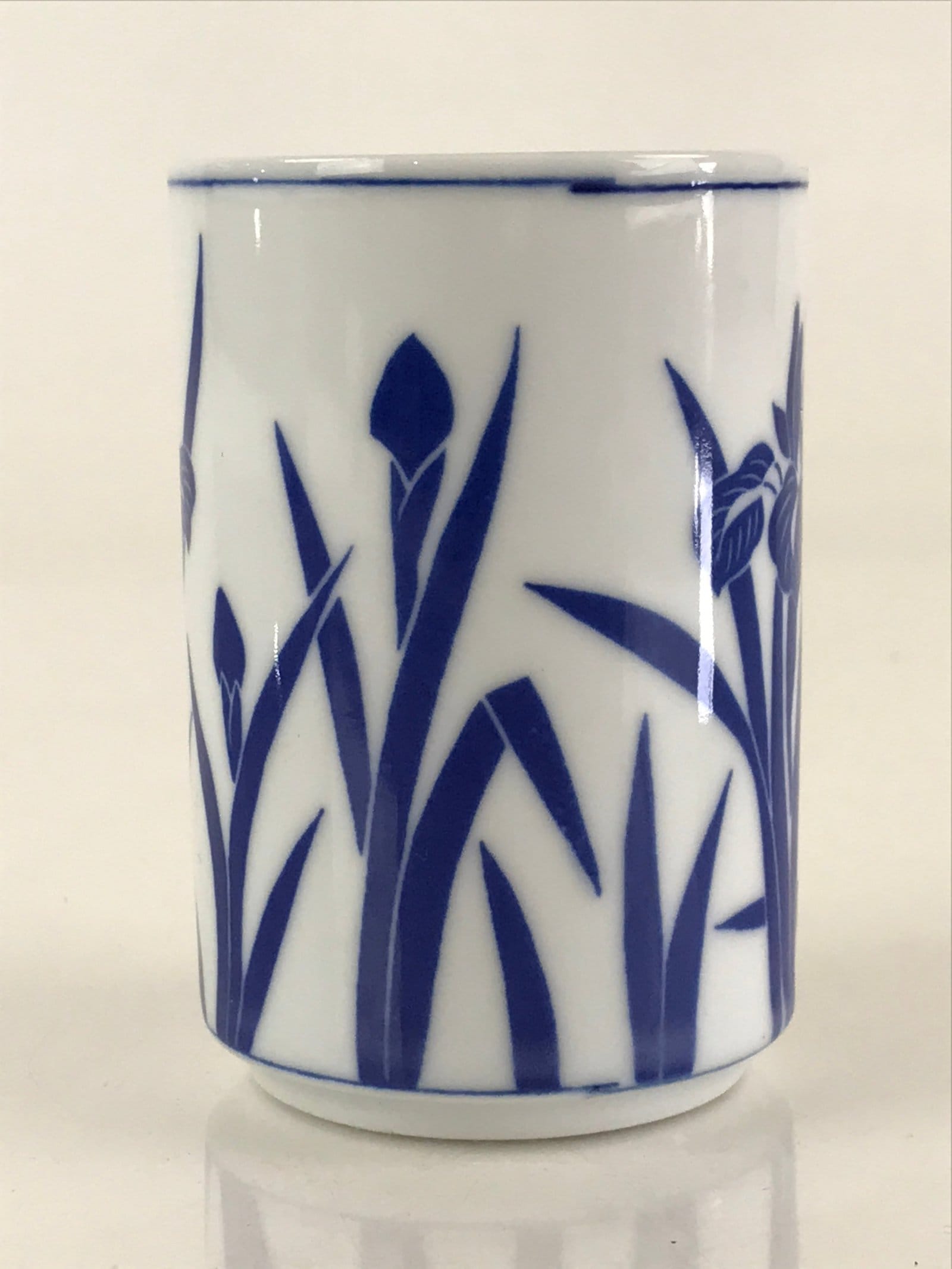 Japanese Porcelain Arita Ware Teacup Yunomi Vtg Blue Sometsuke Iris Sencha TC322