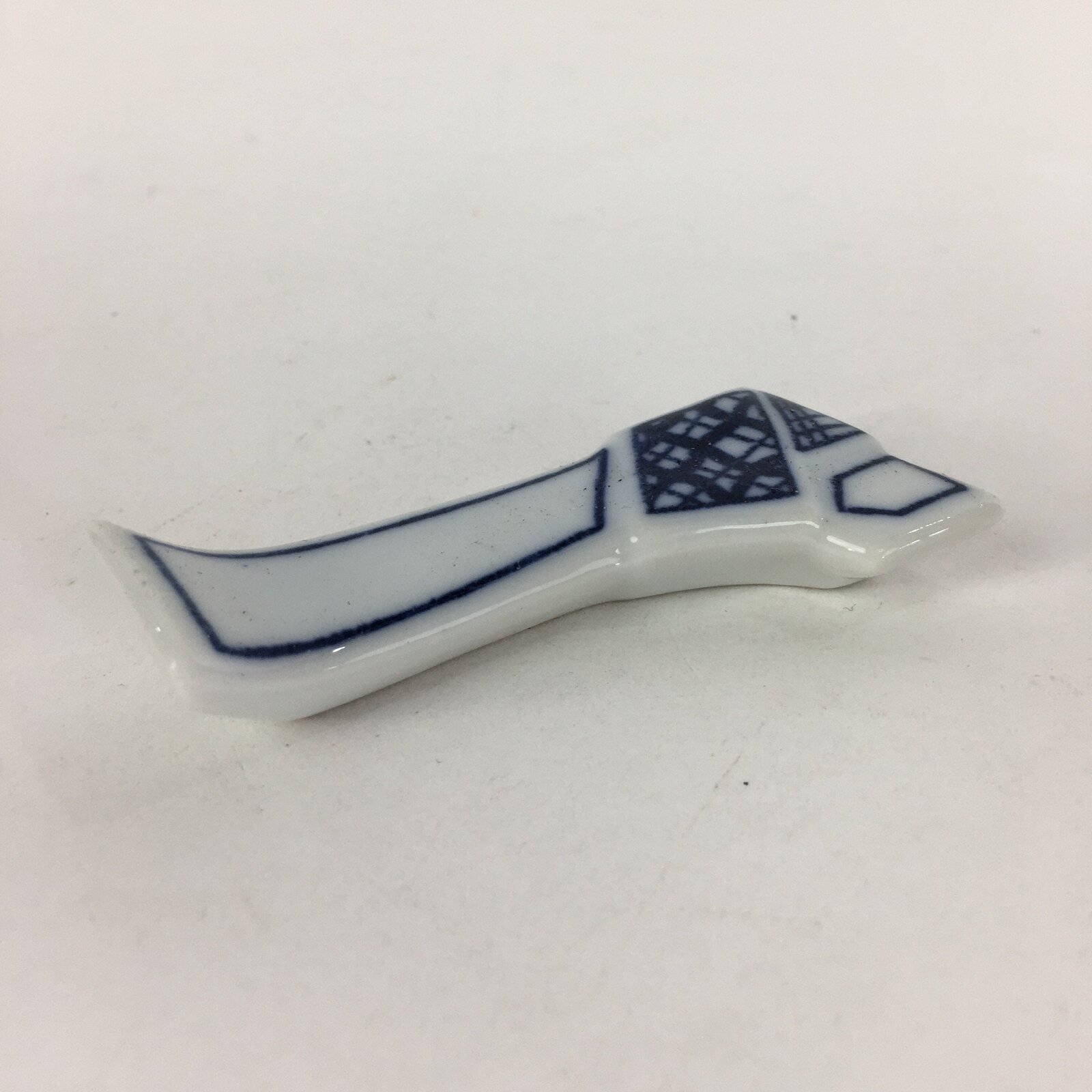 Japanese Porcelain Chopstick Rest Holder Vtg Blue Ribbon Tied Shape Hashioki CR2