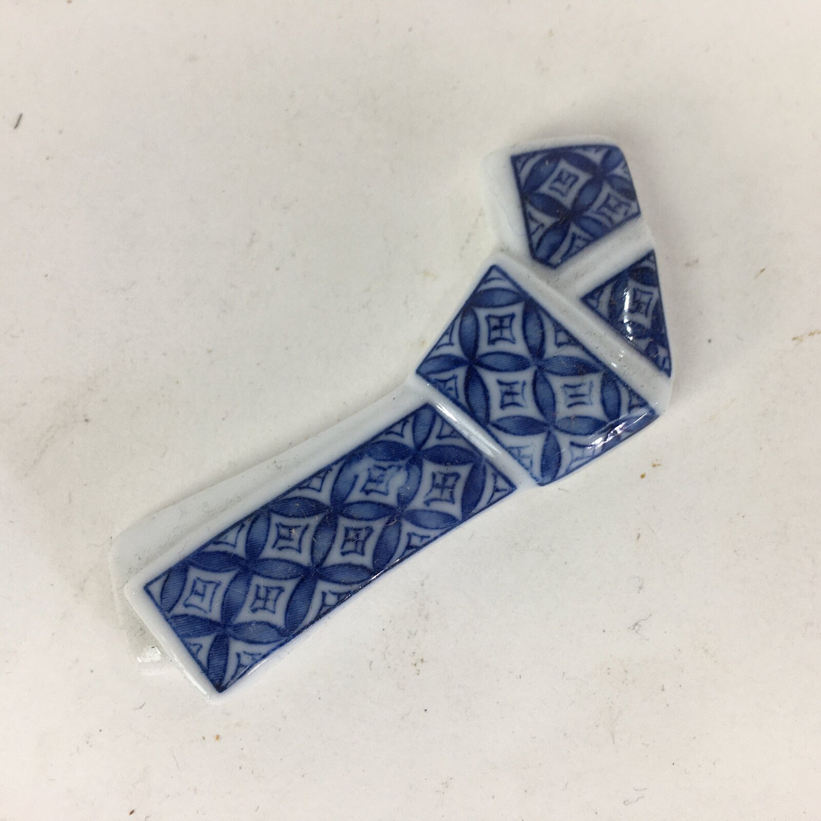 Japanese Porcelain Chopstick Rest Holder Vtg Blue Sometsuke Ribbon knot CR233