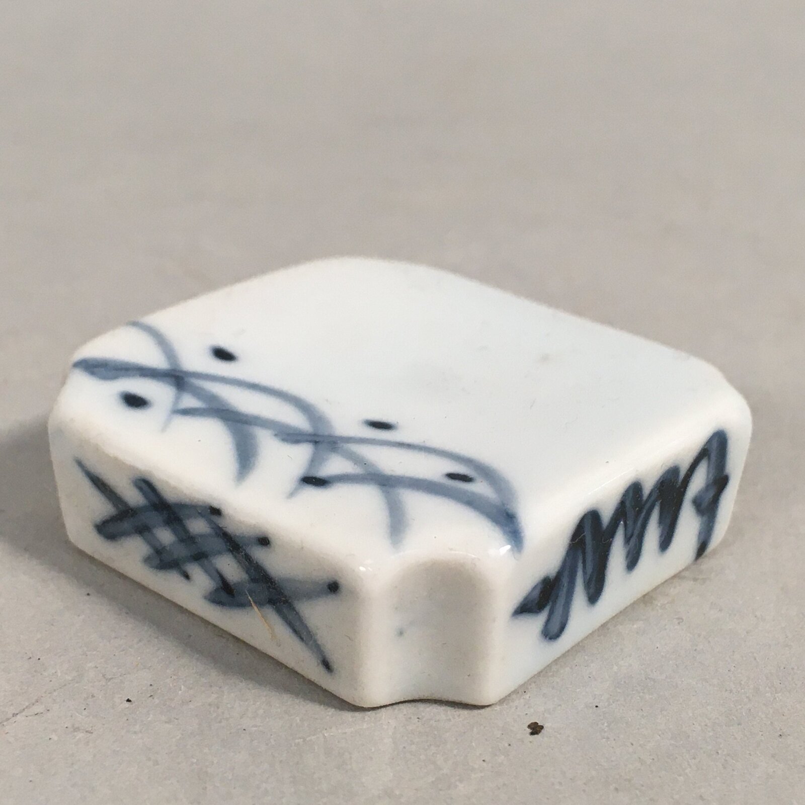 Japanese Porcelain Chopstick Rest Holder Vtg Blue White Sometsuke CR187