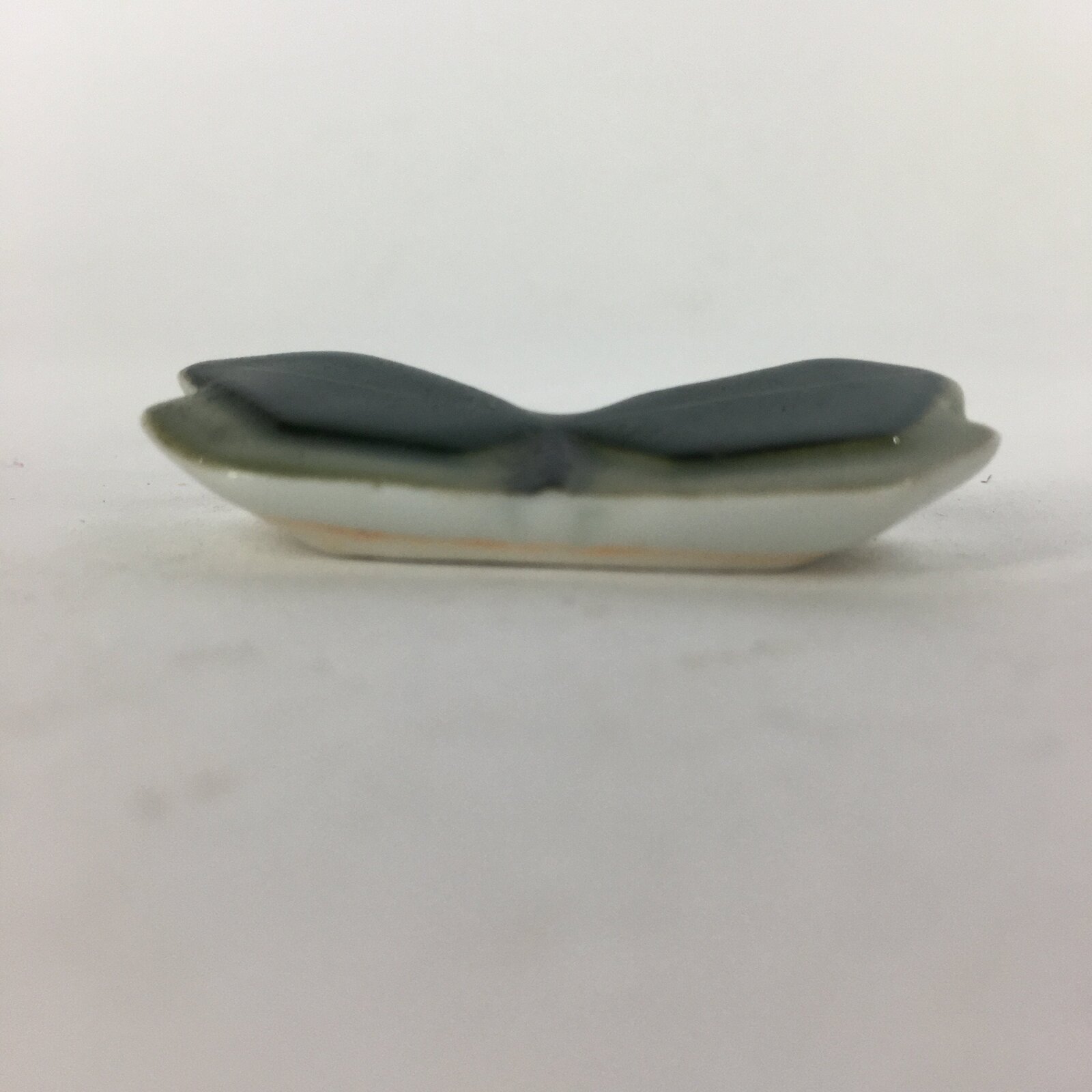 Japanese Porcelain Chopstick Rest Holder Vtg New leaves Green Hashioki CR239