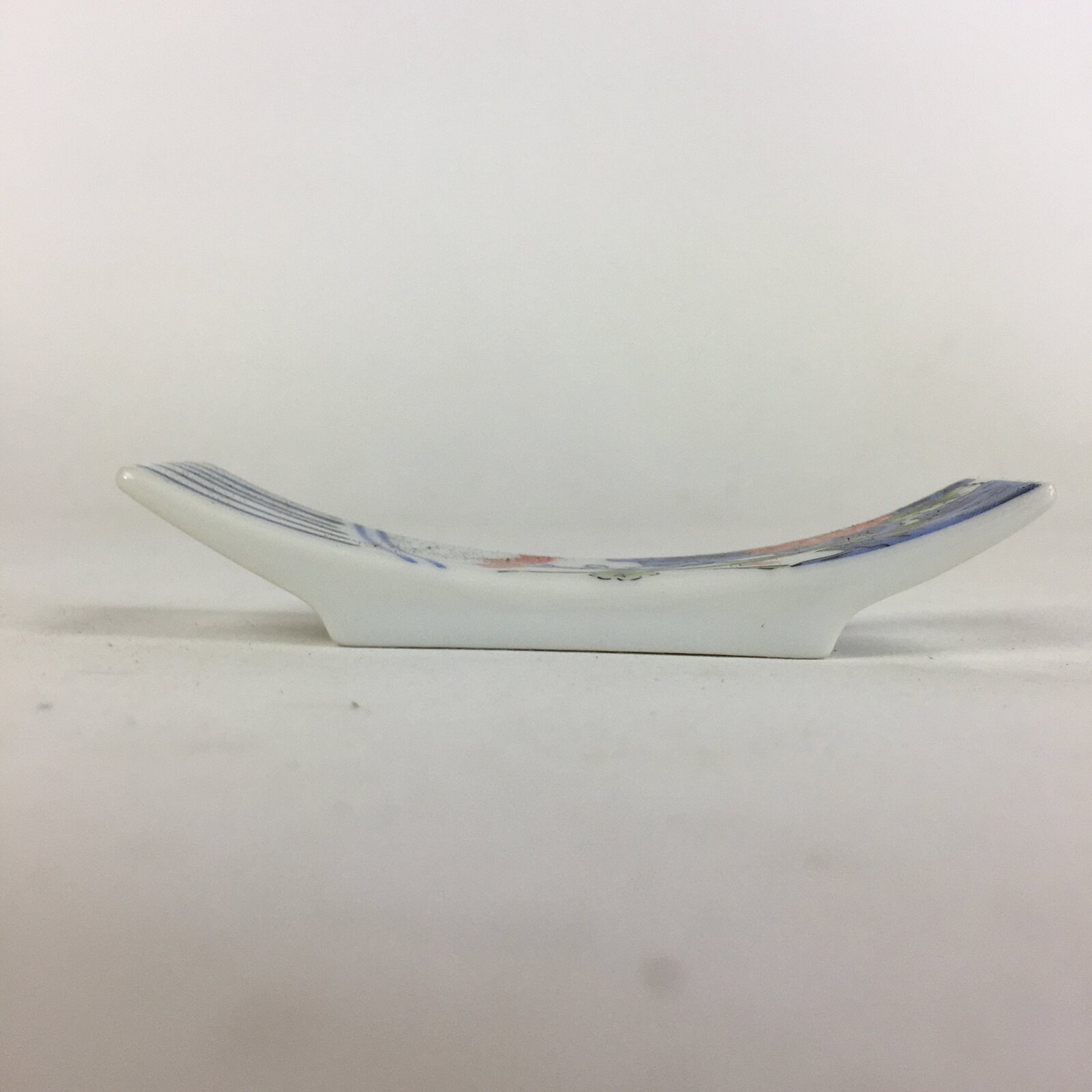 Japanese Porcelain Chopstick Rest Holder Vtg Sometsuke Red Chrysanthemum CR206