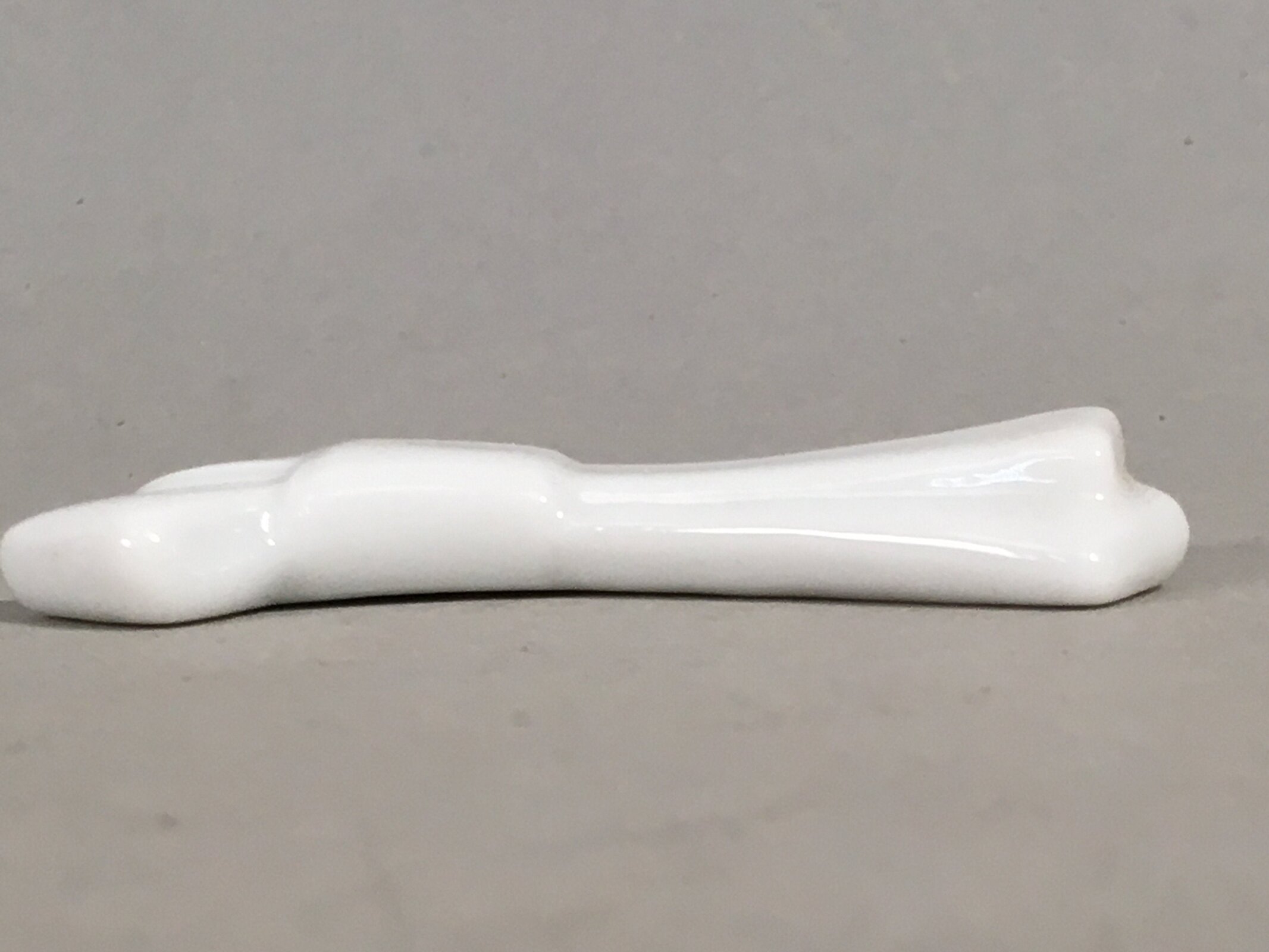 Japanese Porcelain Chopstick Rest Holder Vtg White Tie String Ribbon CR192