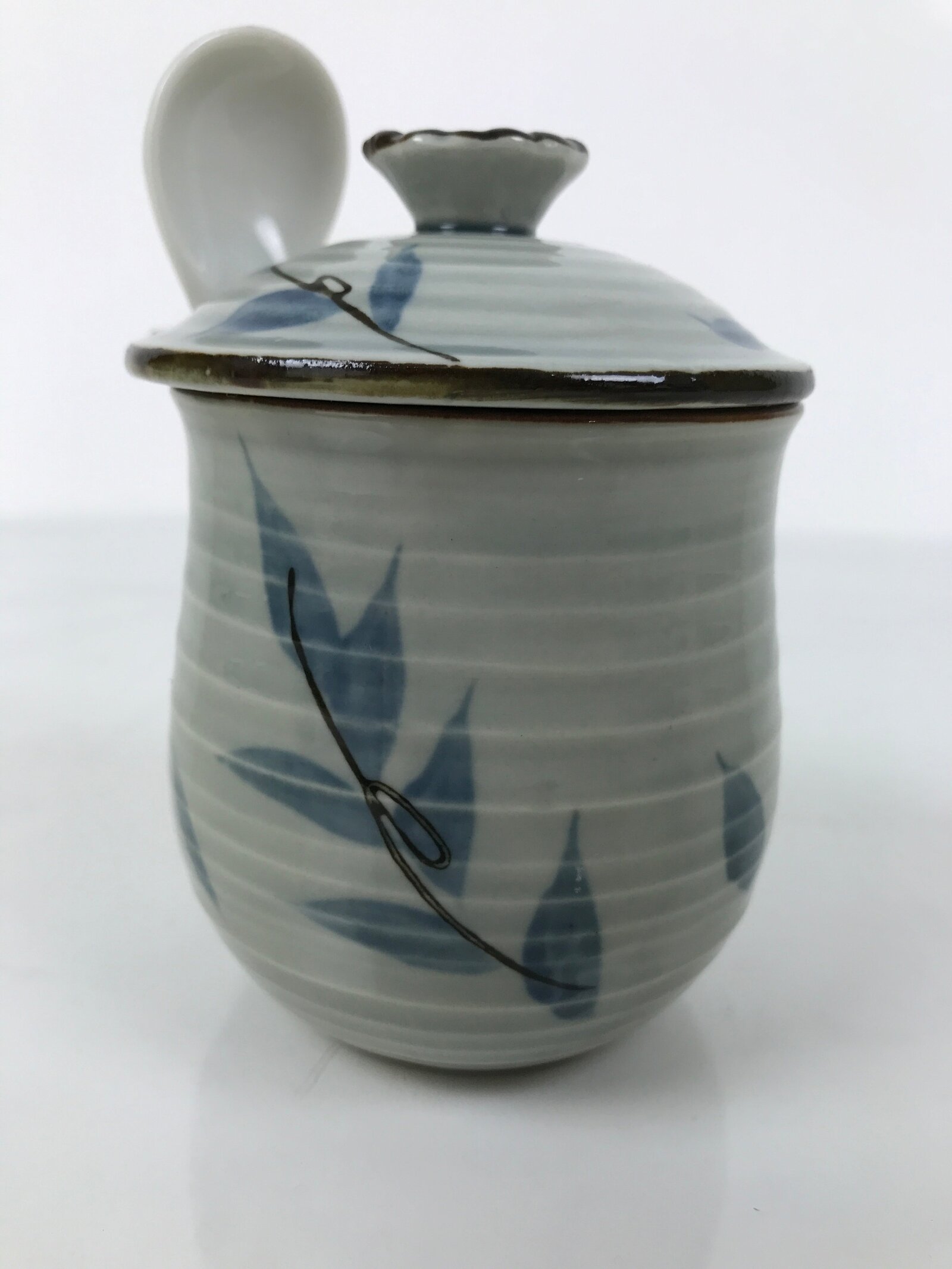Japanese Porcelain Lidded Cup w/Spoon Pink Cherry Blossom Blue Container Y489