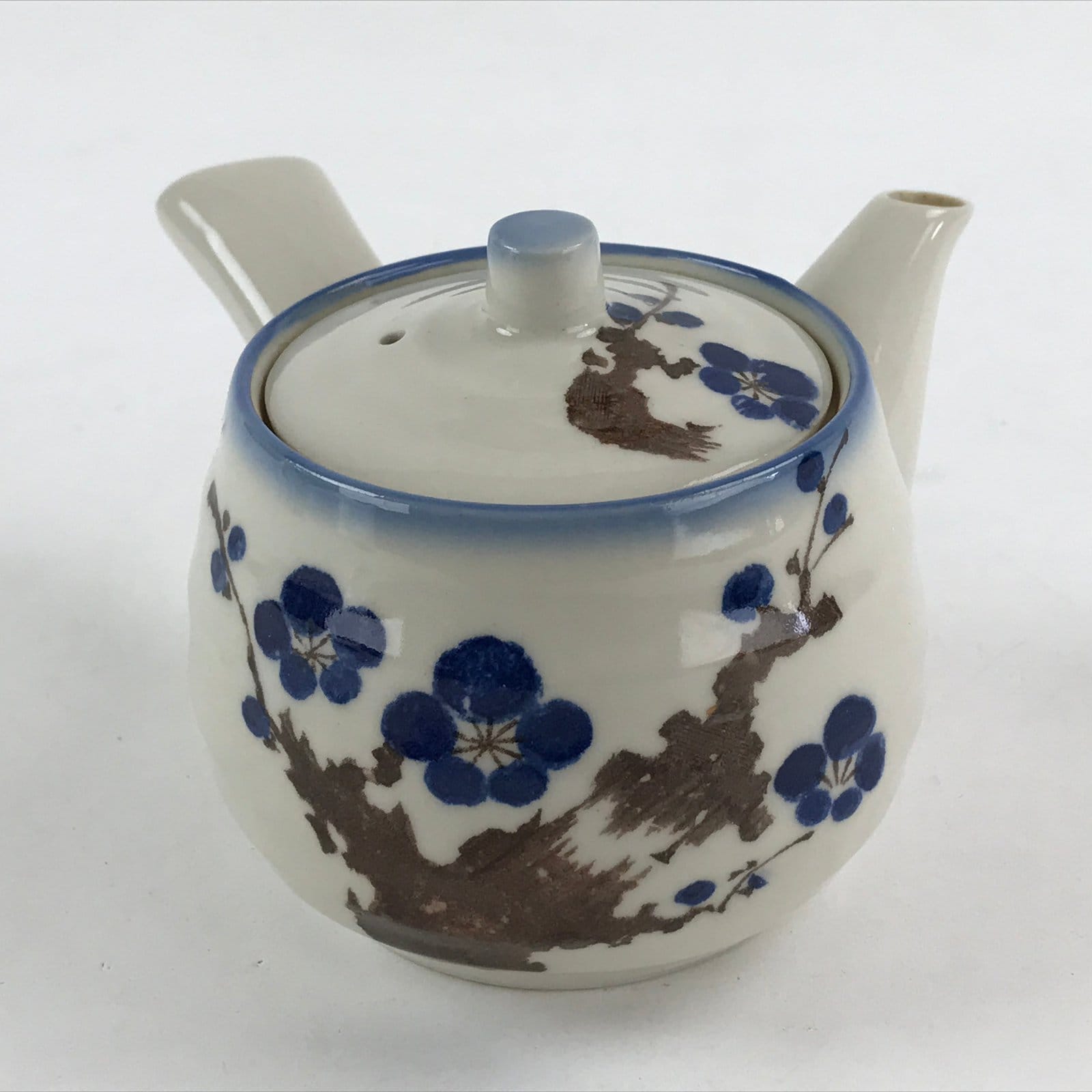 Japanese Porcelain Lidded Teapot Kyusu Pottery Sencha Plum Blossom White PY449