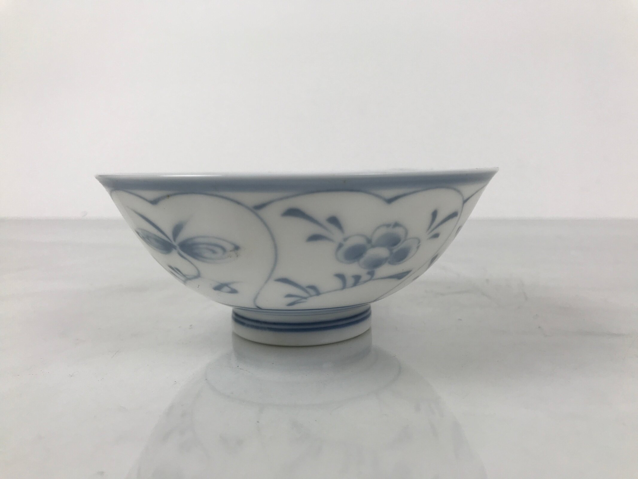 Japanese Porcelain Mino Ware Rice Bowl Chawan Vtg White Blue Plant Vine Tea Y495