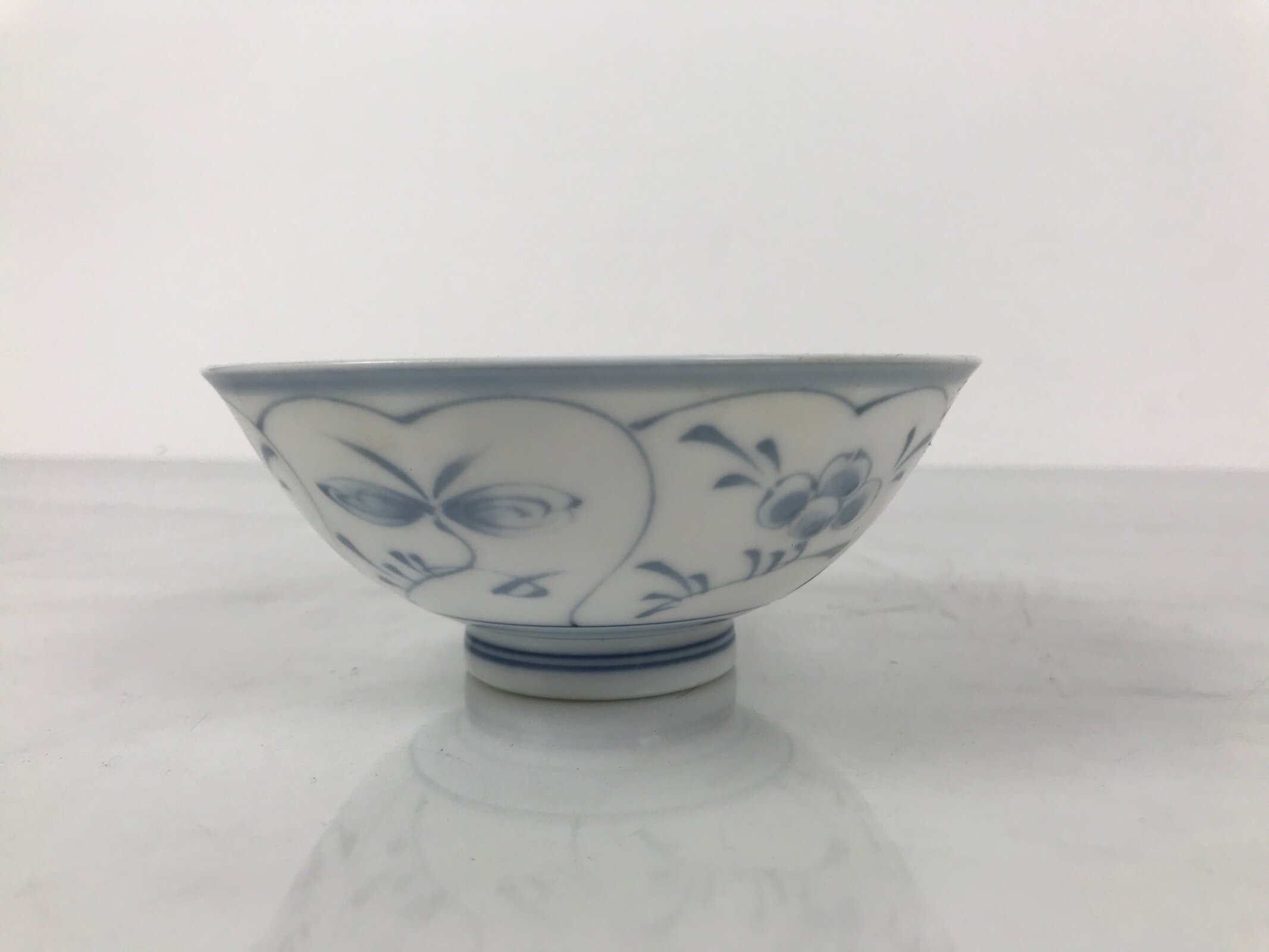 Japanese Porcelain Mino Ware Rice Bowl Chawan Vtg White Blue Plant Vine Tea Y495