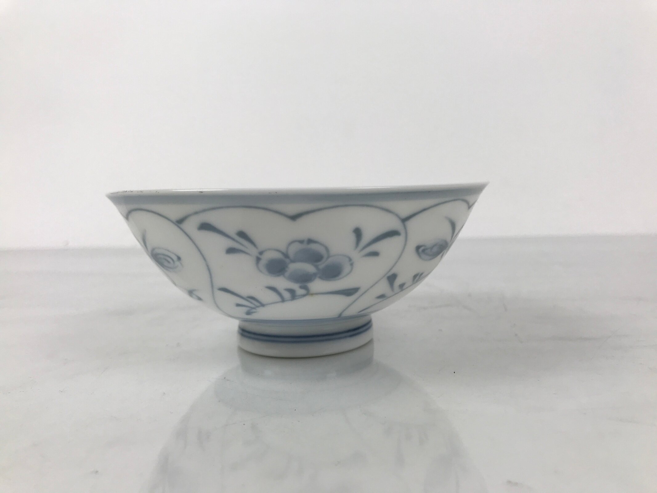 Japanese Porcelain Mino Ware Rice Bowl Chawan Vtg White Blue Plant Vine Tea Y497
