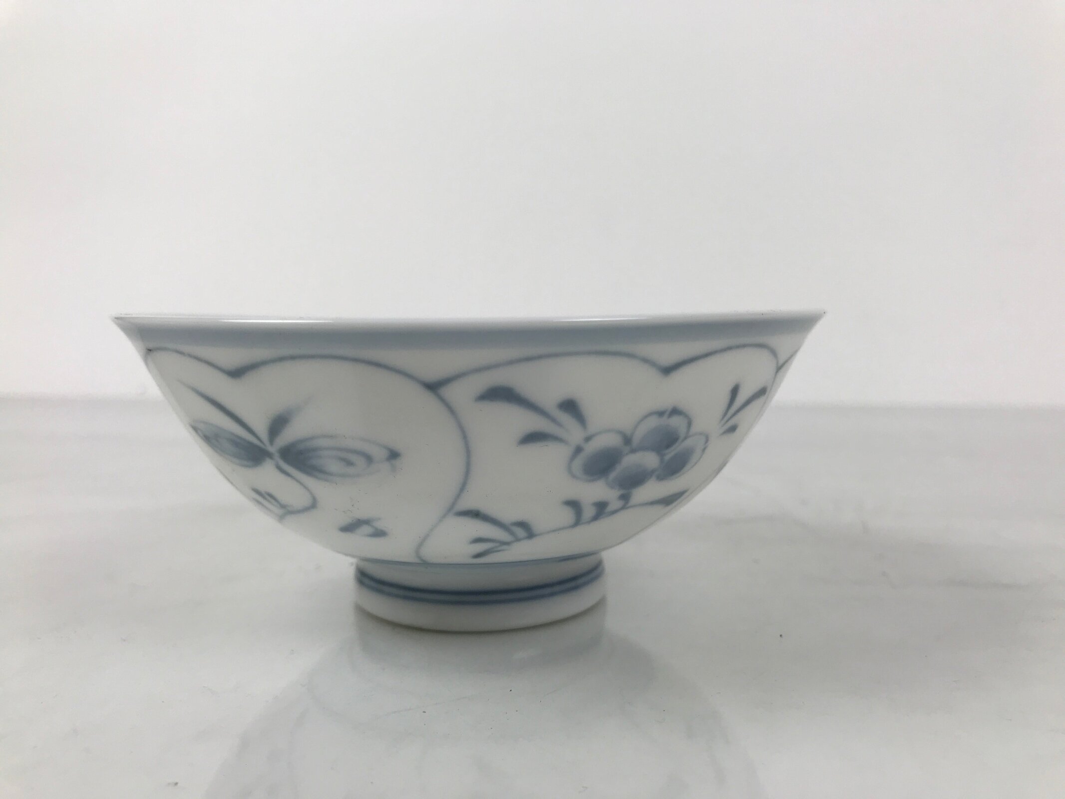 Japanese Porcelain Mino Ware Rice Bowl Chawan Vtg White Blue Plant Vine Tea Y497