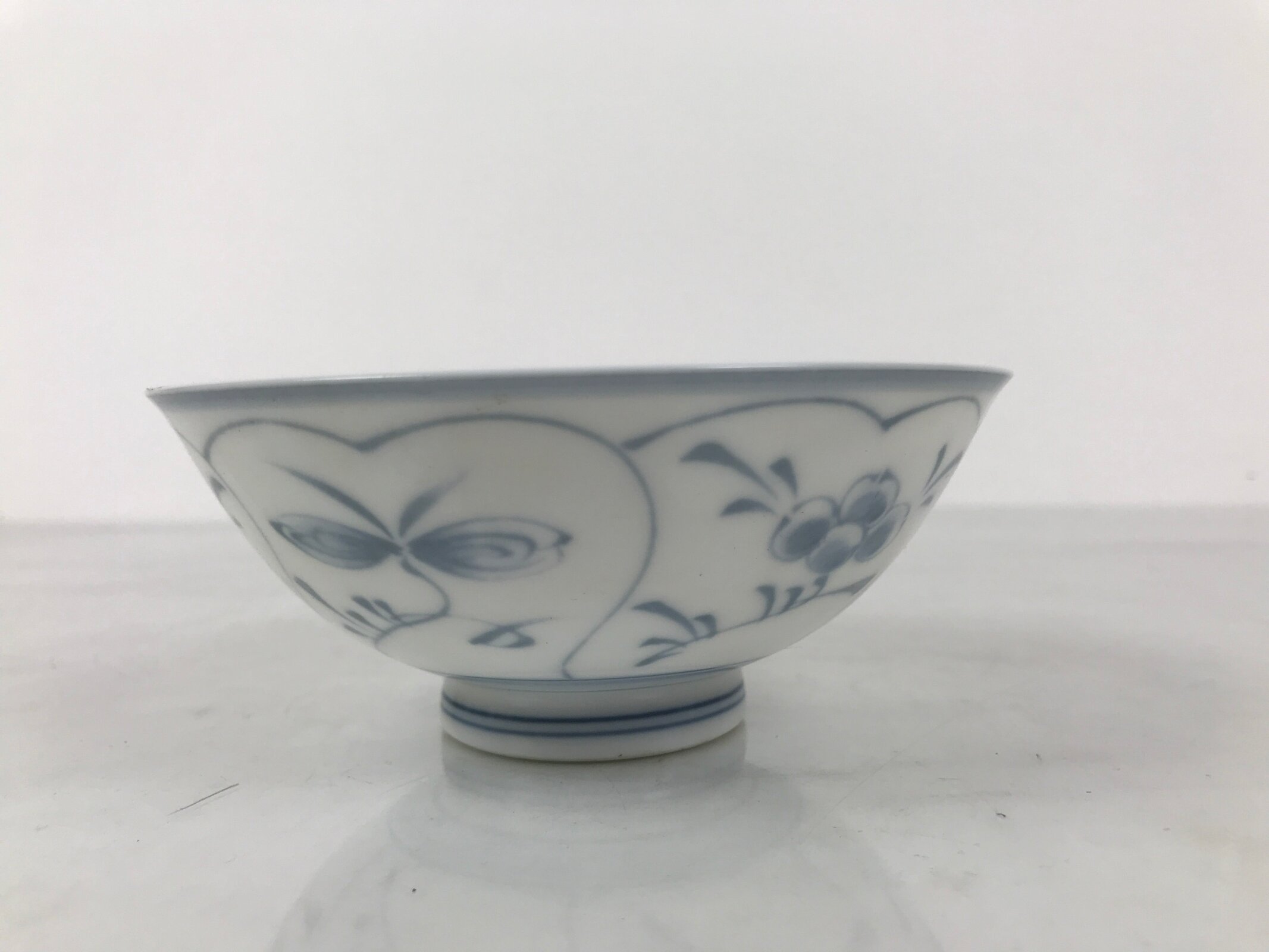 Japanese Porcelain Mino Ware Rice Bowl Chawan Vtg White Blue Plant Vine Tea Y499