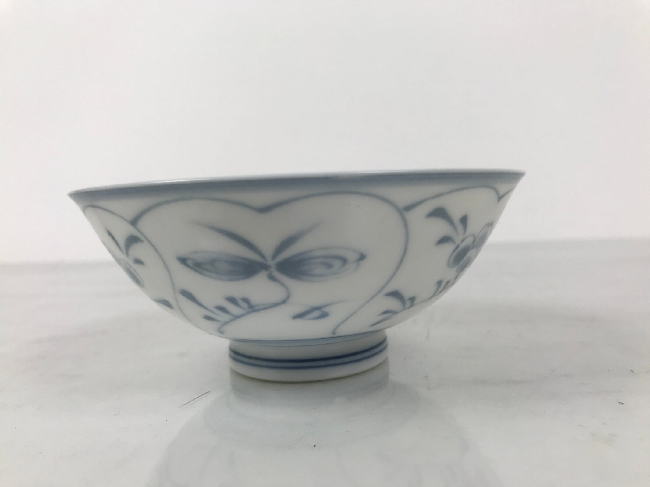 Japanese Porcelain Mino Ware Rice Bowl Chawan Vtg White Blue Plant Vine Tea Y499