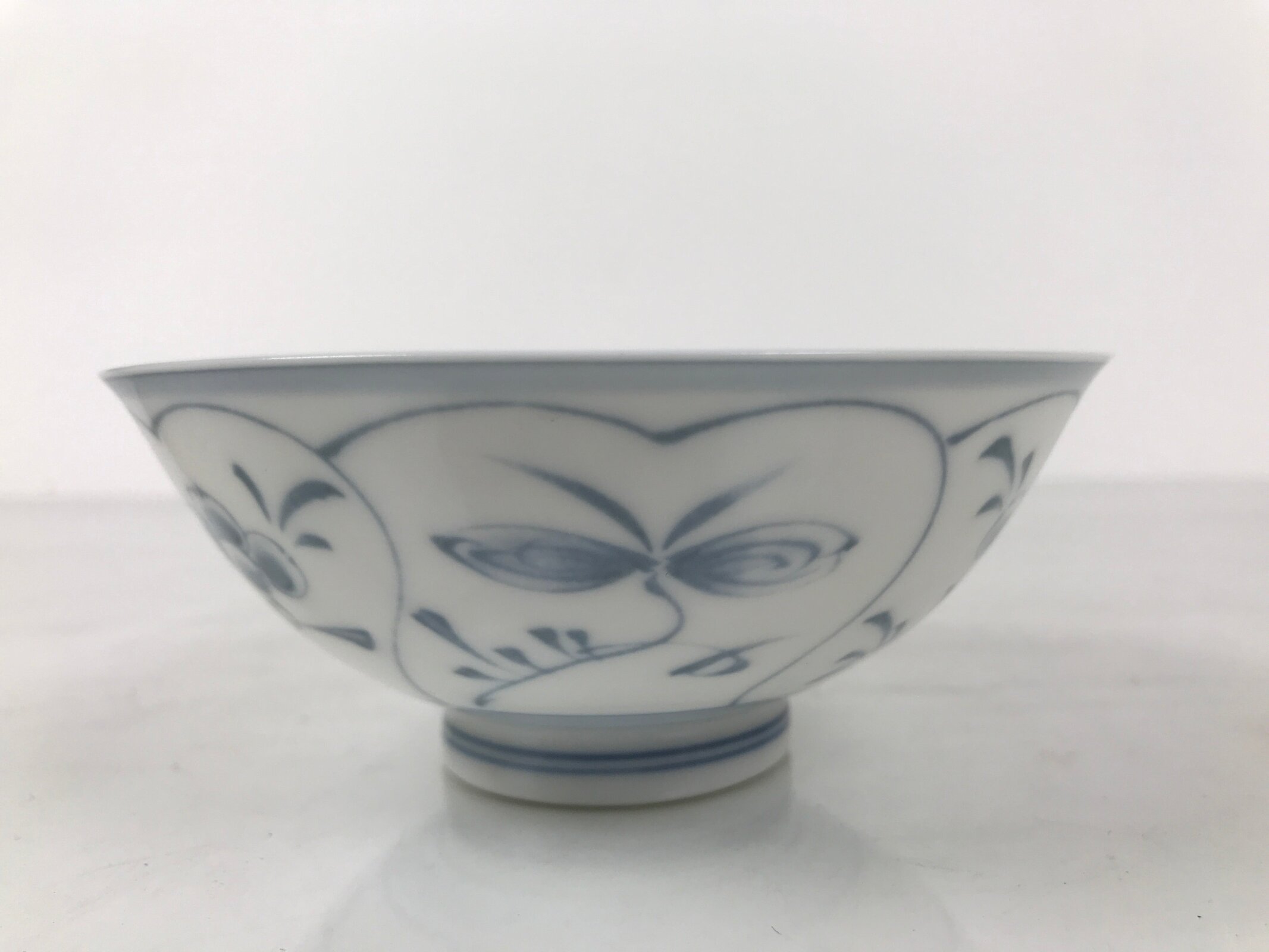 Japanese Porcelain Mino Ware Rice Bowl Chawan Vtg White Blue Plant Vine Tea Y506