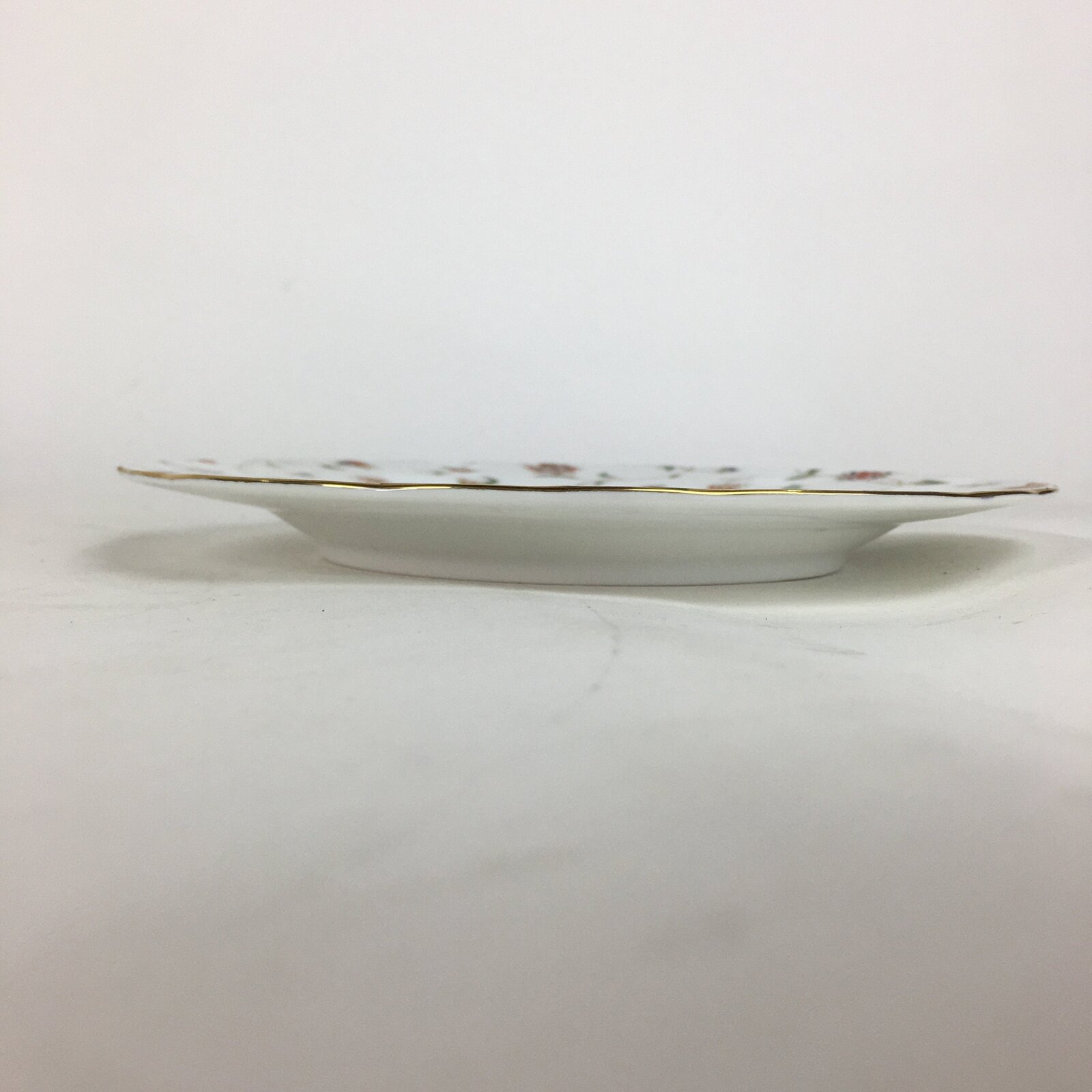 Japanese Porcelain Plate Sara Vtg Richfield Tachikichi Flower Pattern White QT12