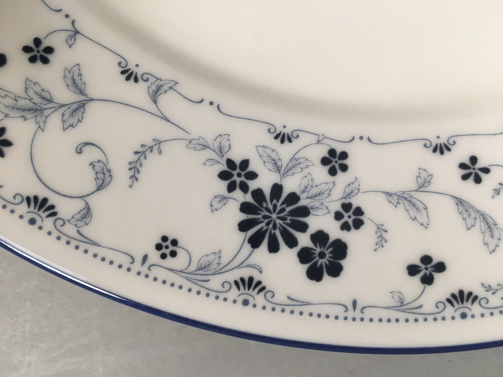 Japanese Porcelain Plate Vtg Round White Blue Noritake Nitto Royal QT107