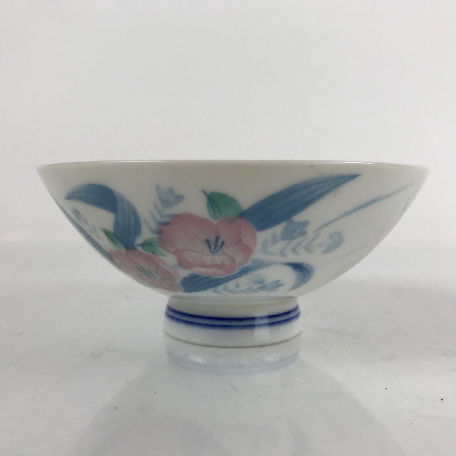 Japanese Porcelain Rice Bowl Owan Vtg Wide White Pink Blue Flower Design PY894