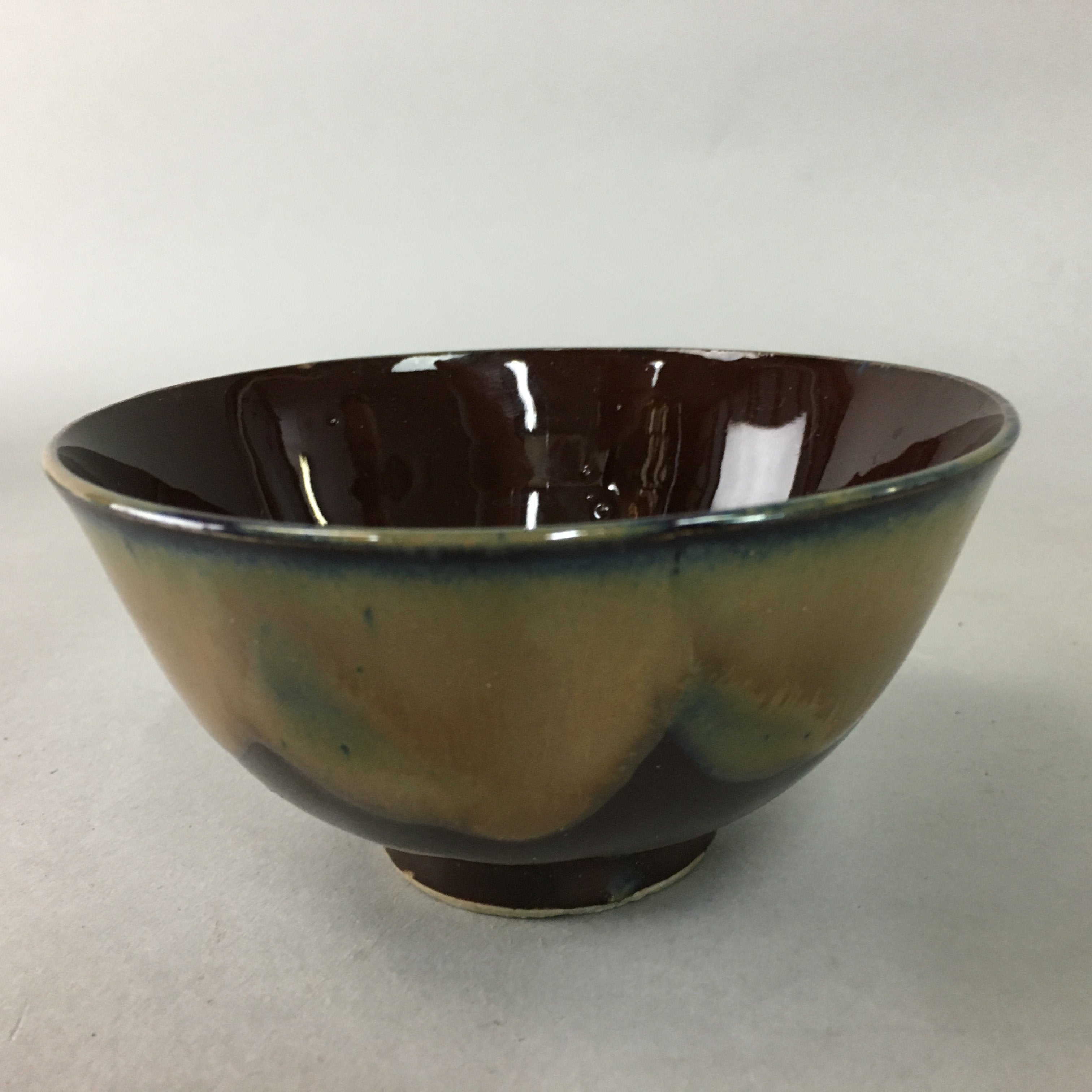 Japanese Porcelain Rice Bowl Vtg Brown Chawan Shiny Smooth Flowing PT771