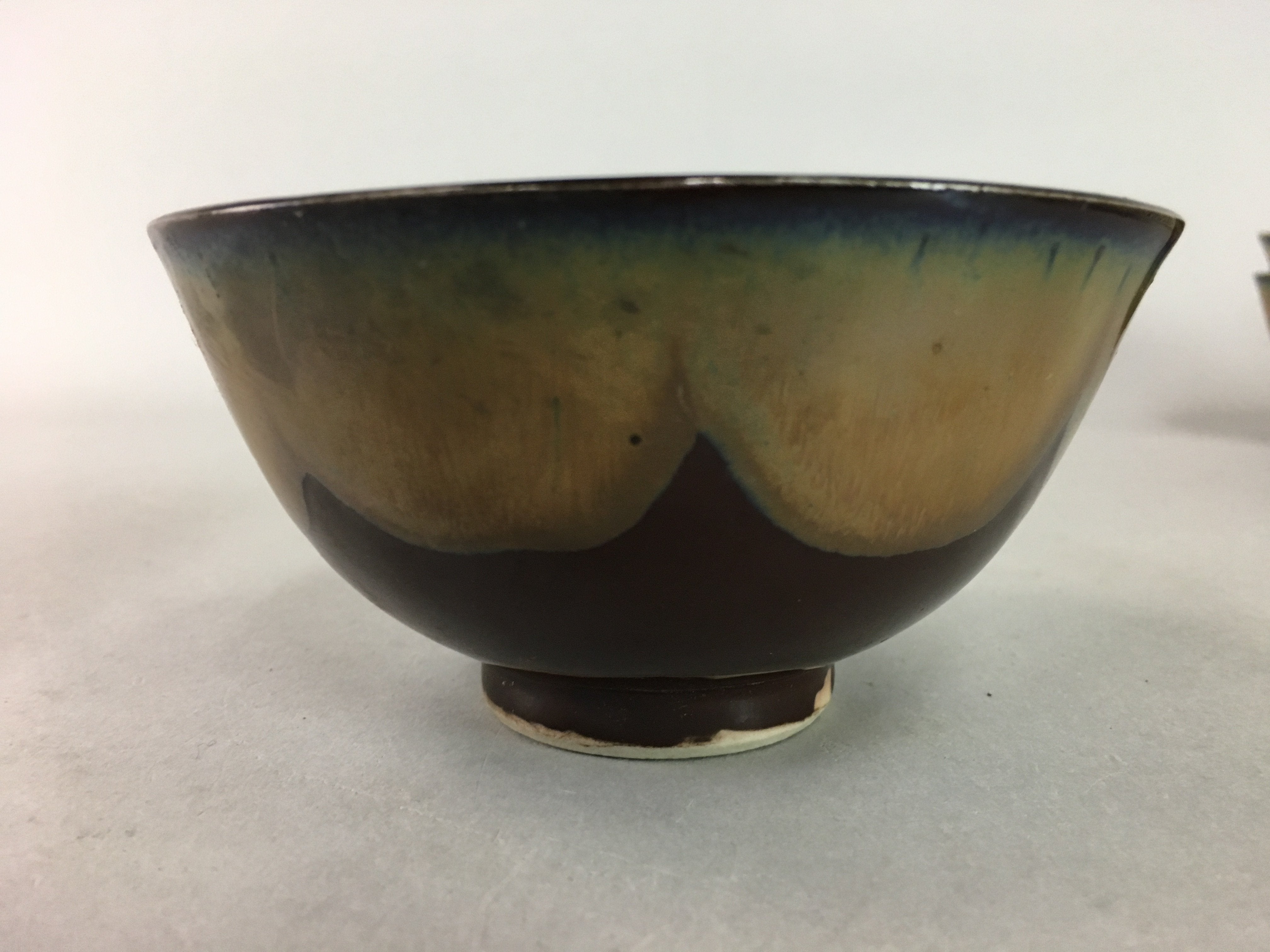 Japanese Porcelain Rice Bowl Vtg Brown Chawan Shiny Smooth Flowing PT773