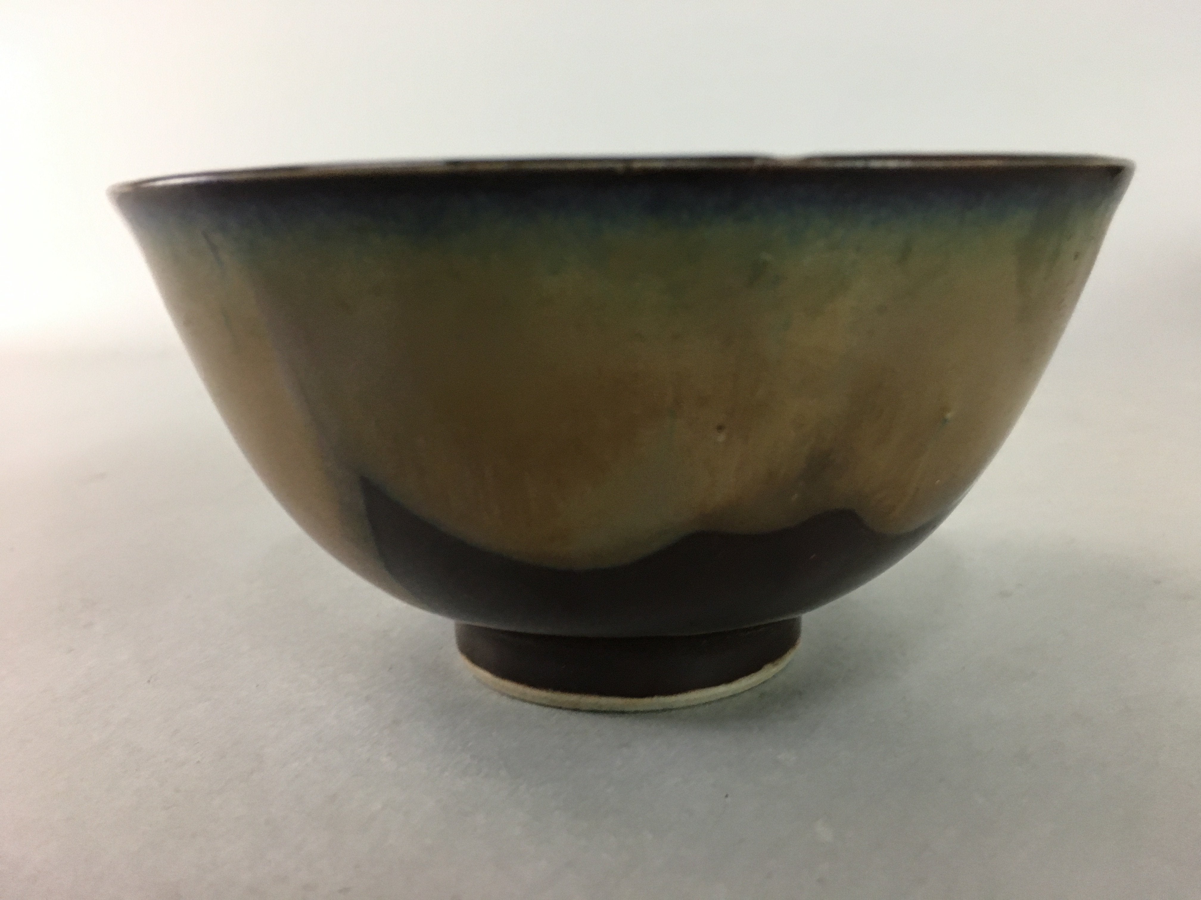 Japanese Porcelain Rice Bowl Vtg Brown Chawan Shiny Smooth Flowing PT773