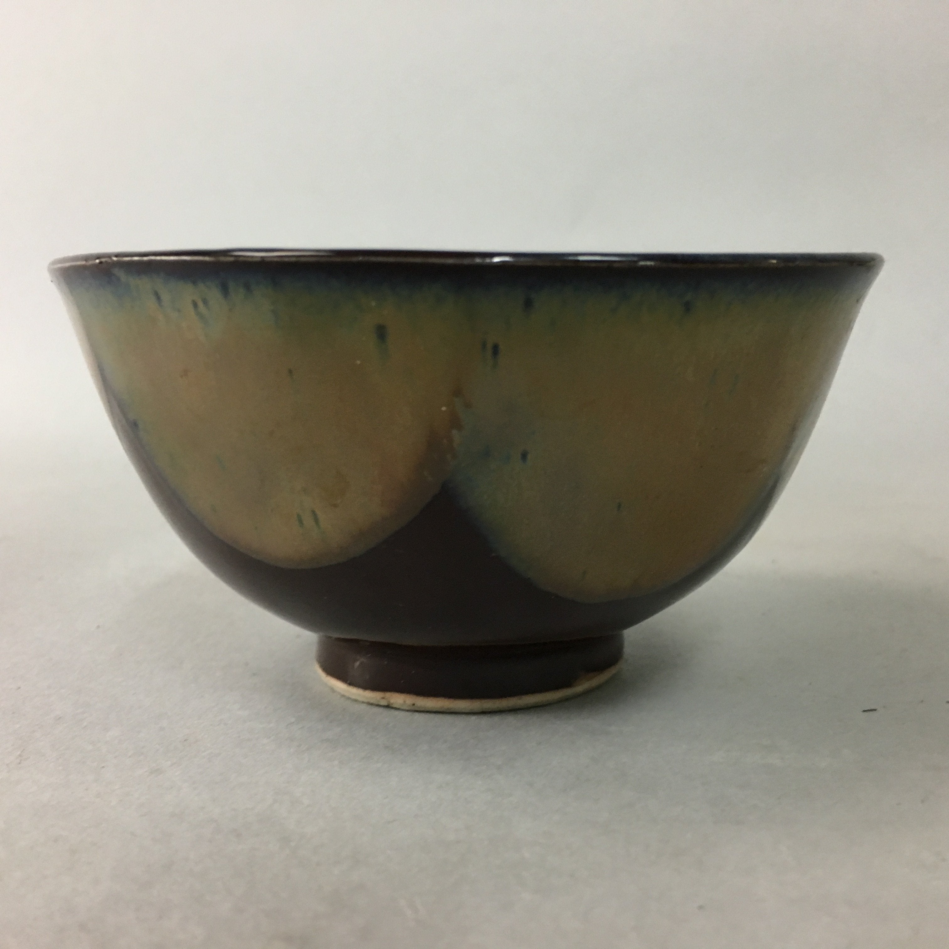 Japanese Porcelain Rice Bowl Vtg Brown Chawan Shiny Smooth Flowing PT775