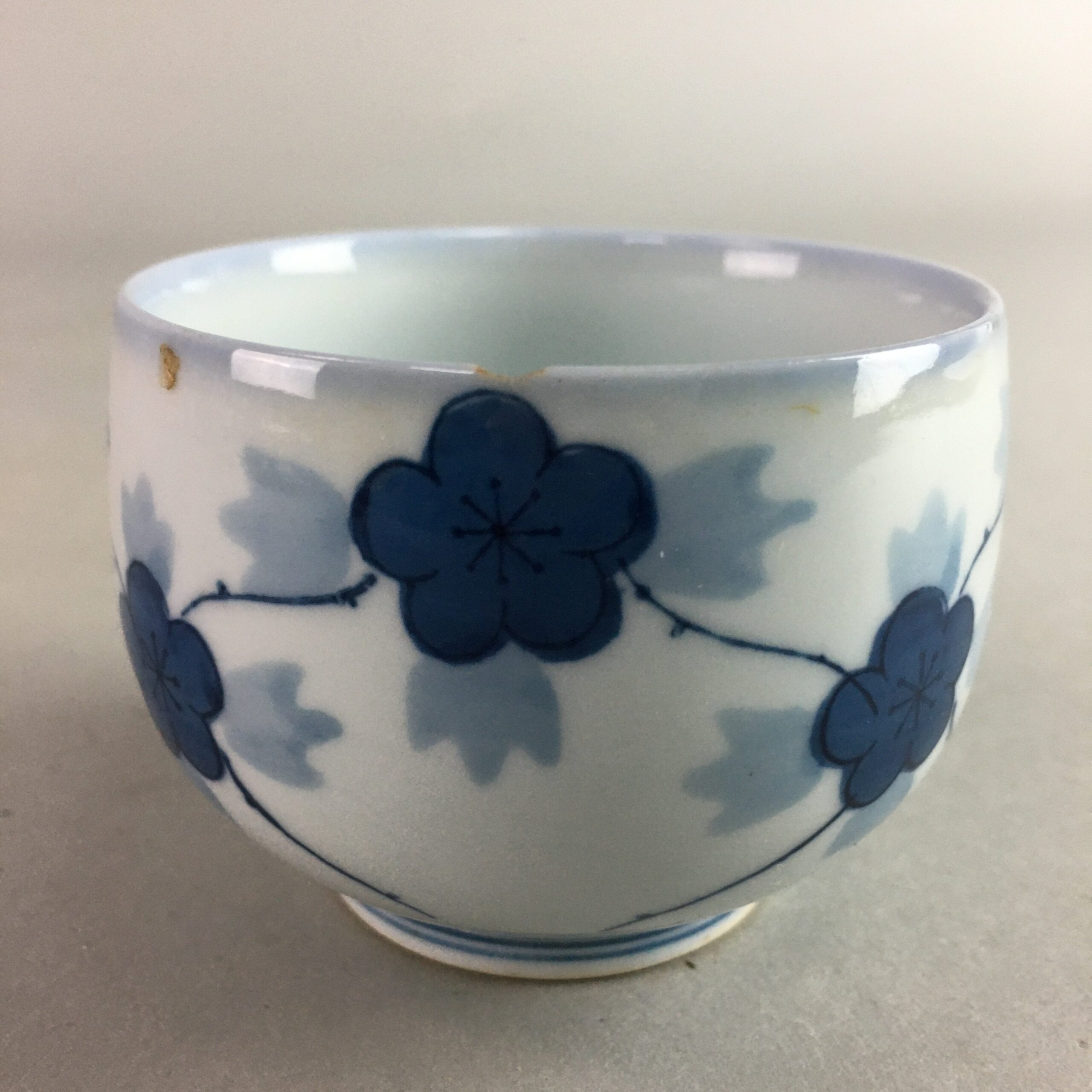 Japanese Porcelain Sake Cup Vtg Guinomi Sakazuki Blue White Sometsuke GU665
