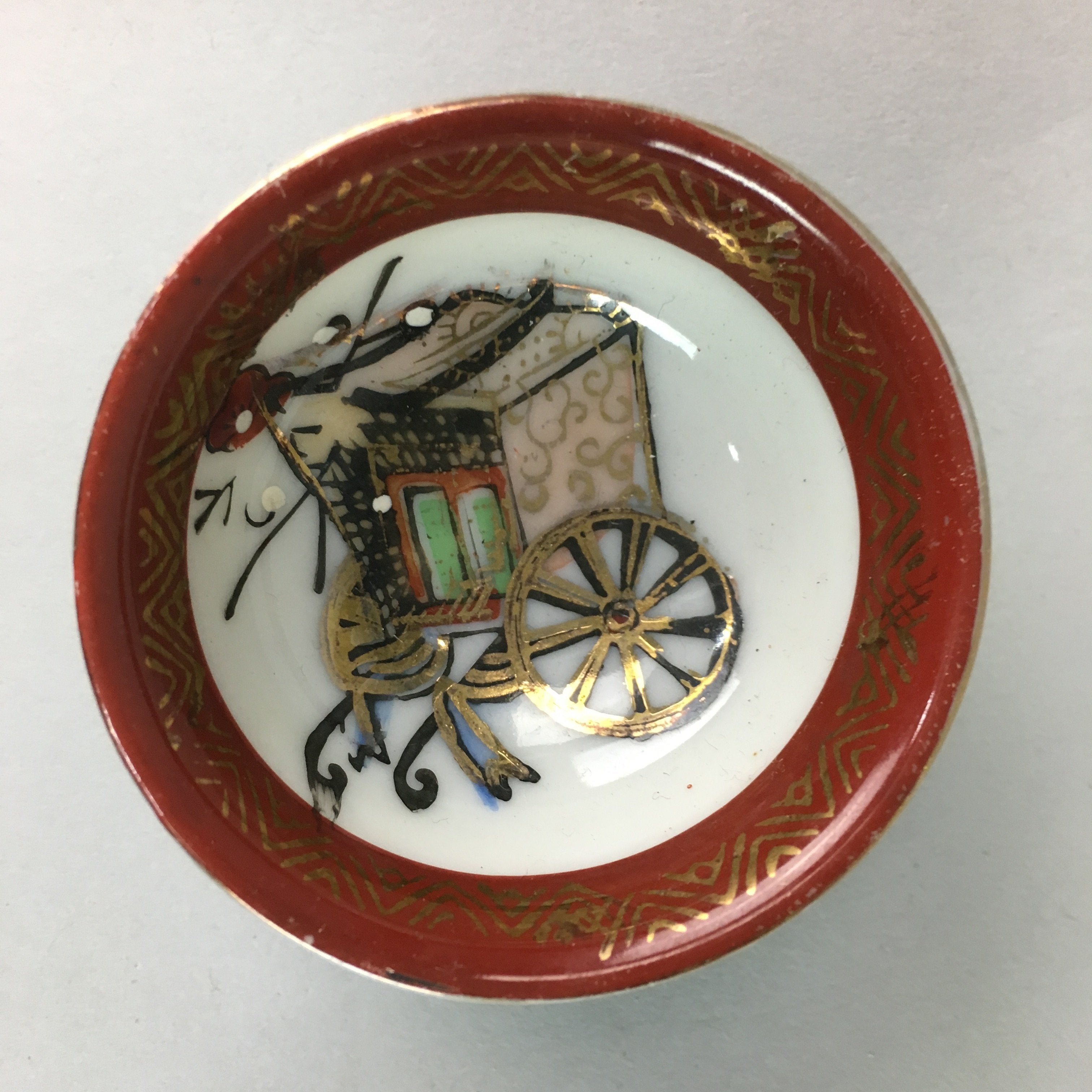 Japanese Porcelain Sake Cup Vtg Guinomi Sakazuki Sometsuke Gold Color GU434